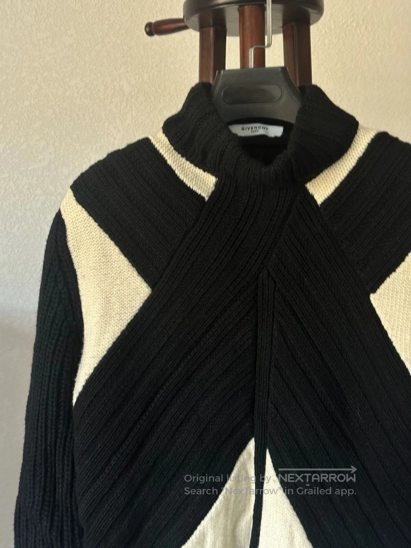 Givenchy Givenchy Black White Paneled Sweater XS. Size US XS / EU 42 / 0 - 3 Thumbnail