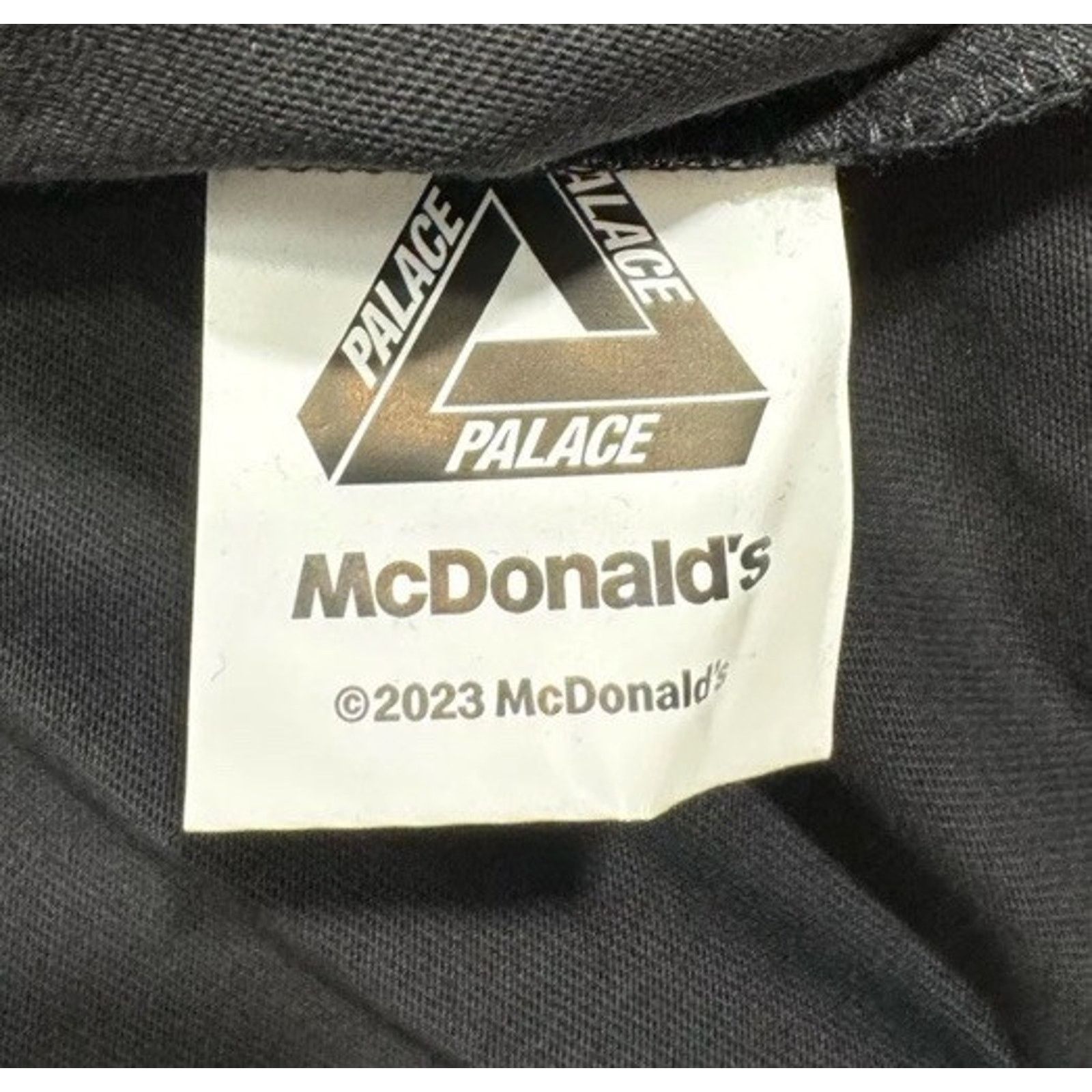 Palace NWT Palace x McDonald's Arch Sign Skateboard T-shirt Black Size US L / EU 52-54 / 3 - 6 Thumbnail