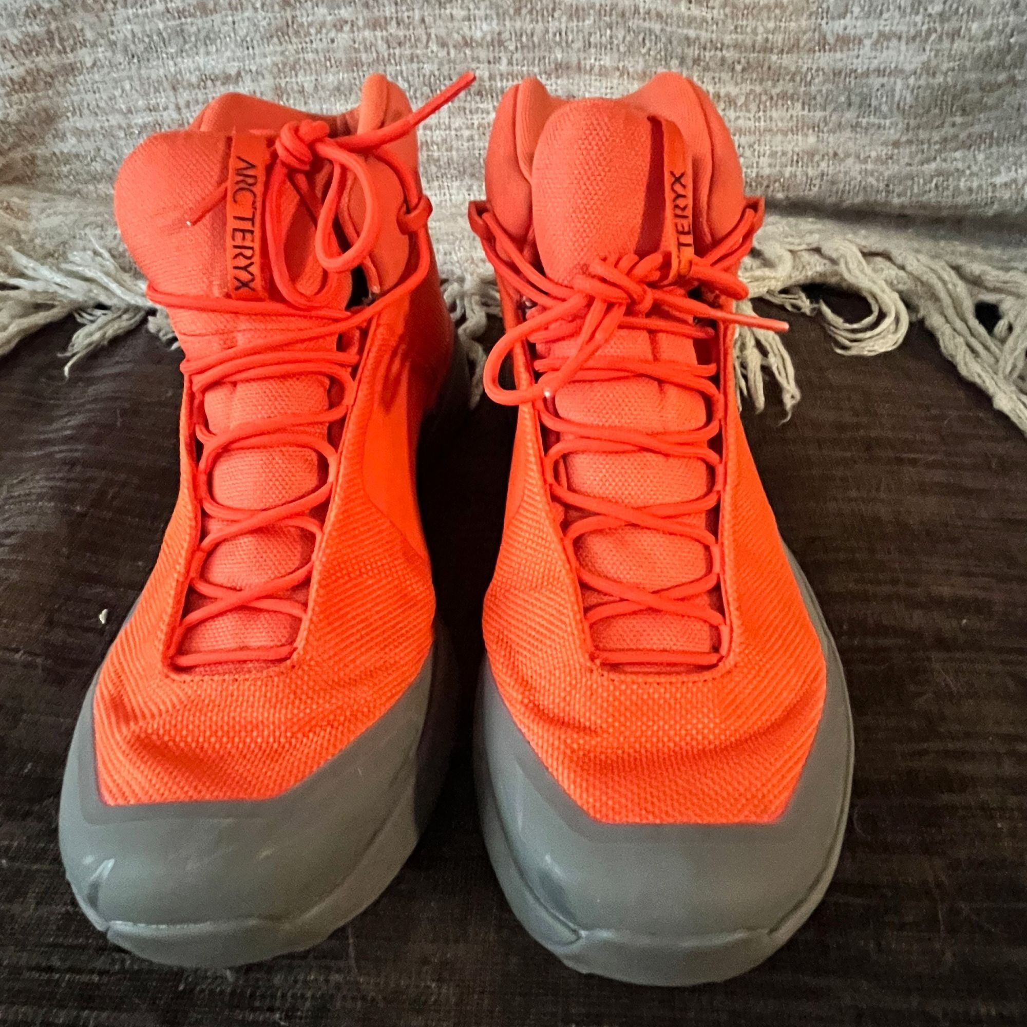 Arc'teryx ARC'TERYX Men's Kopec Mid GTX Boot in Orange Size 8 Size US 8 / EU 41 - 2 Thumbnail
