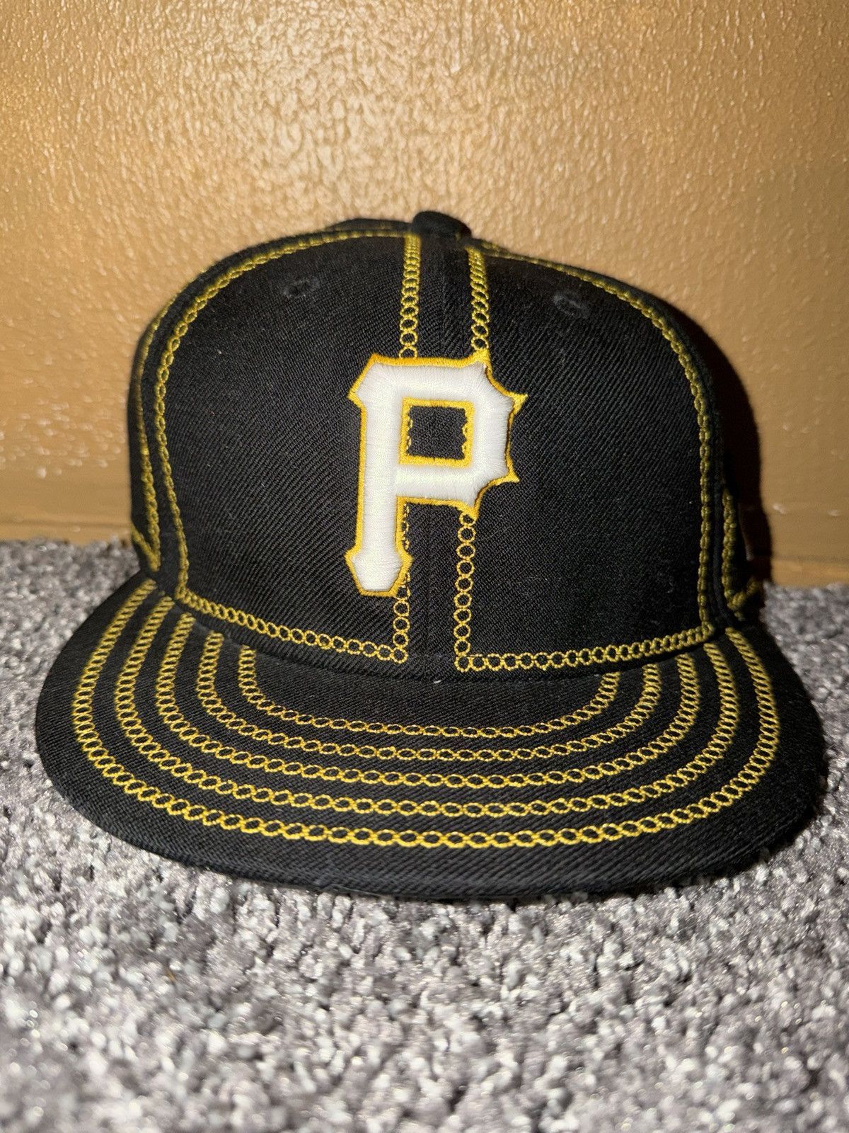 New Era New Era MLB Pittsburgh Pirates Fitted Hat Cap Size 7,1/8 Size 28 - 1 Thumbnail