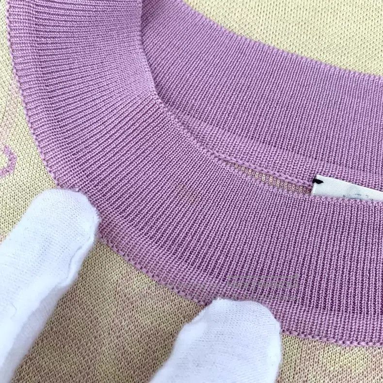 Hermes Hermes Yellow Lock扣Raised Pattern Mulberry Silk Crew Neck Size XS / US 0-2 / IT 36-38 - 8 Thumbnail