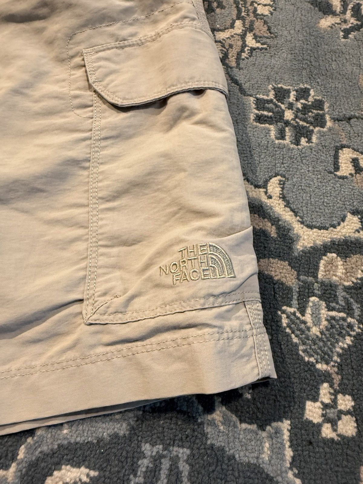 The North Face The North Face Shorts Size US 36 / EU 52 - 2 Thumbnail