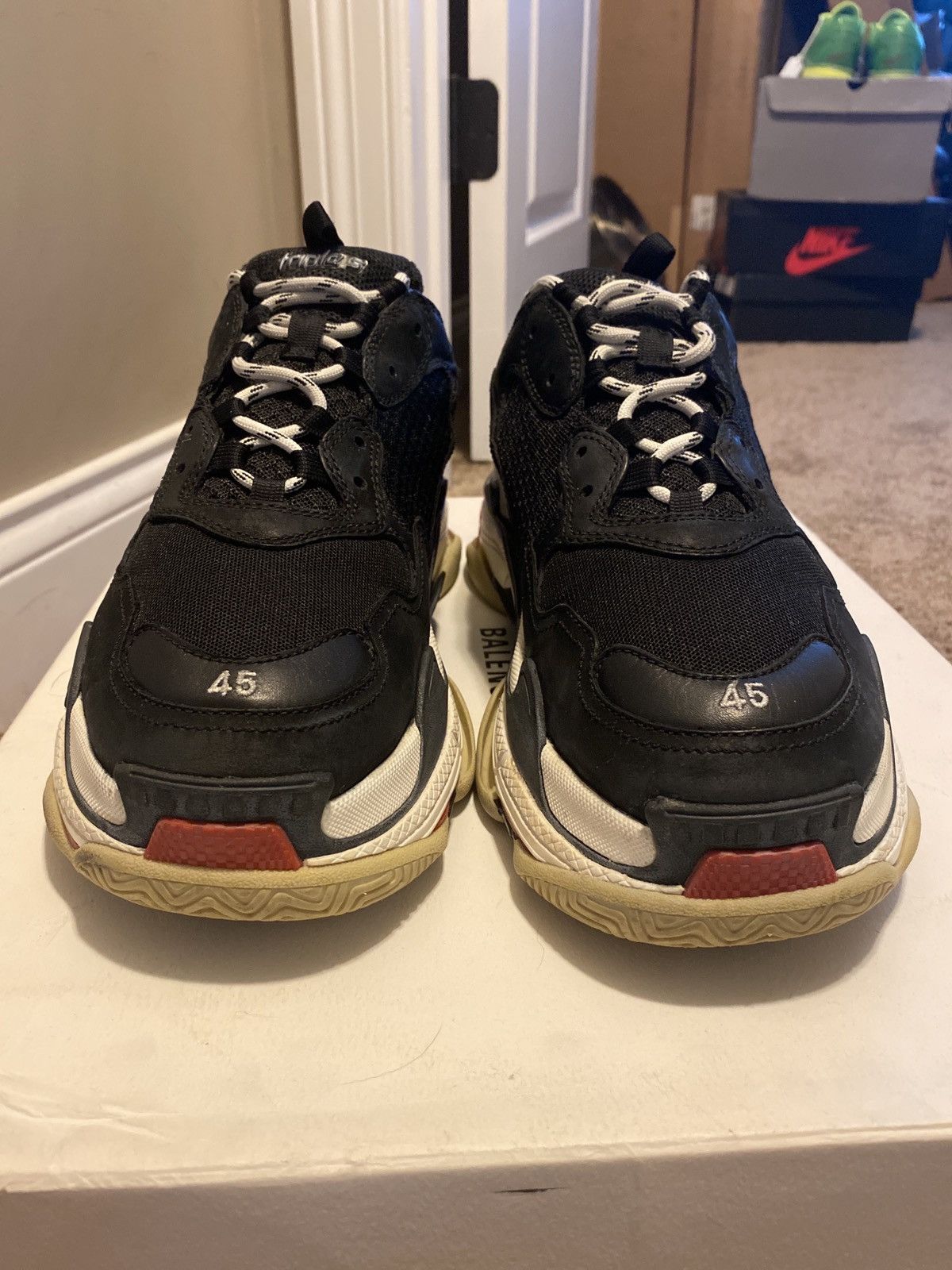 Balenciaga bred best sale