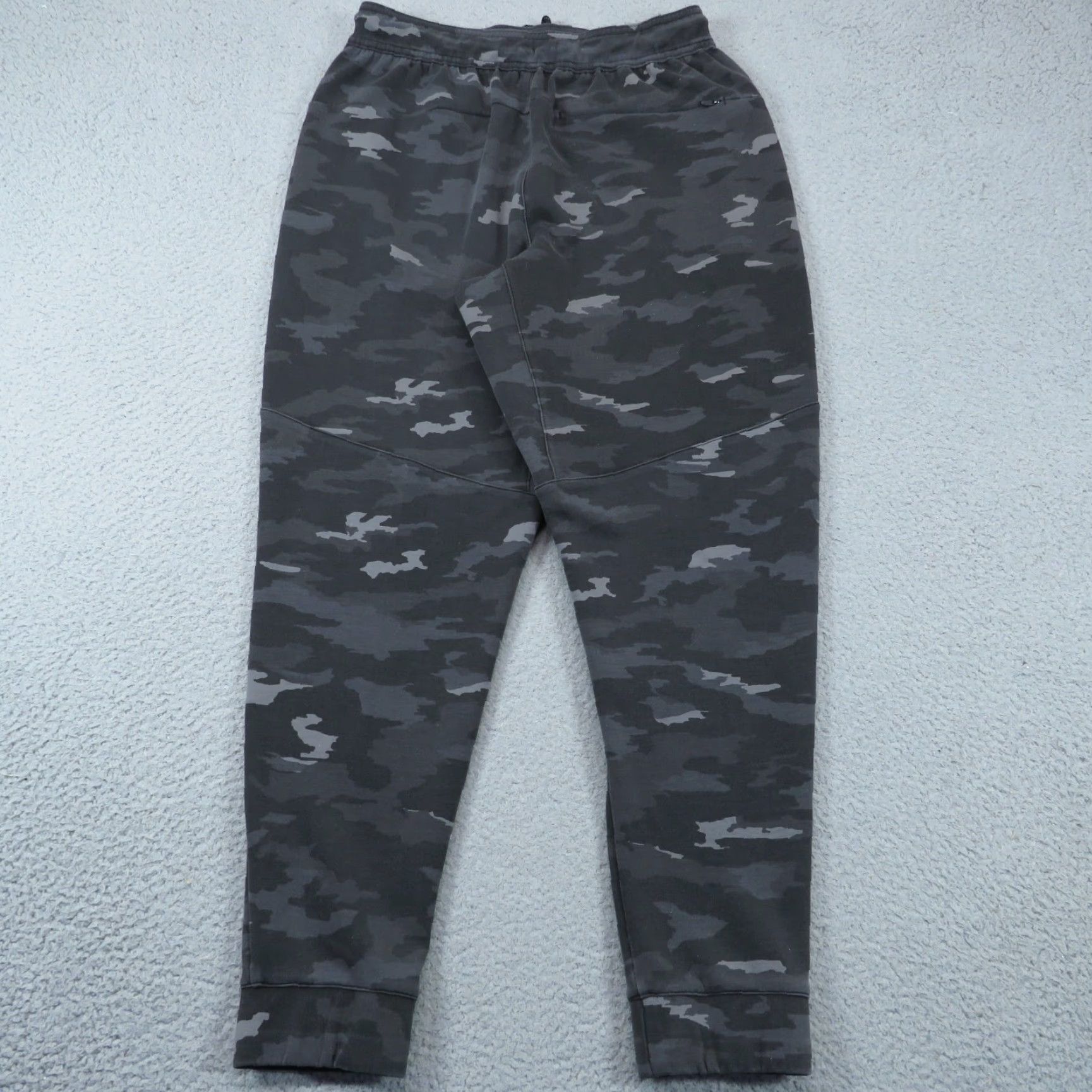 Vintage LEGENDS Joggers Mens Hawthorne Tech Fleece Camo Gray Medium Sweatpants Pocket Zip Pockets Tapered Regular Activewear Modern Athleisure Sports Pants Size US 31 - 2 Thumbnail