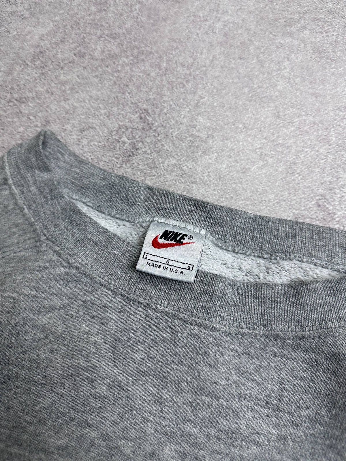 Nike Vintage 90s Nike Swoosh Made In USA Boxy Sweatshirt Rare L Size US L / EU 52-54 / 3 - 4 Thumbnail