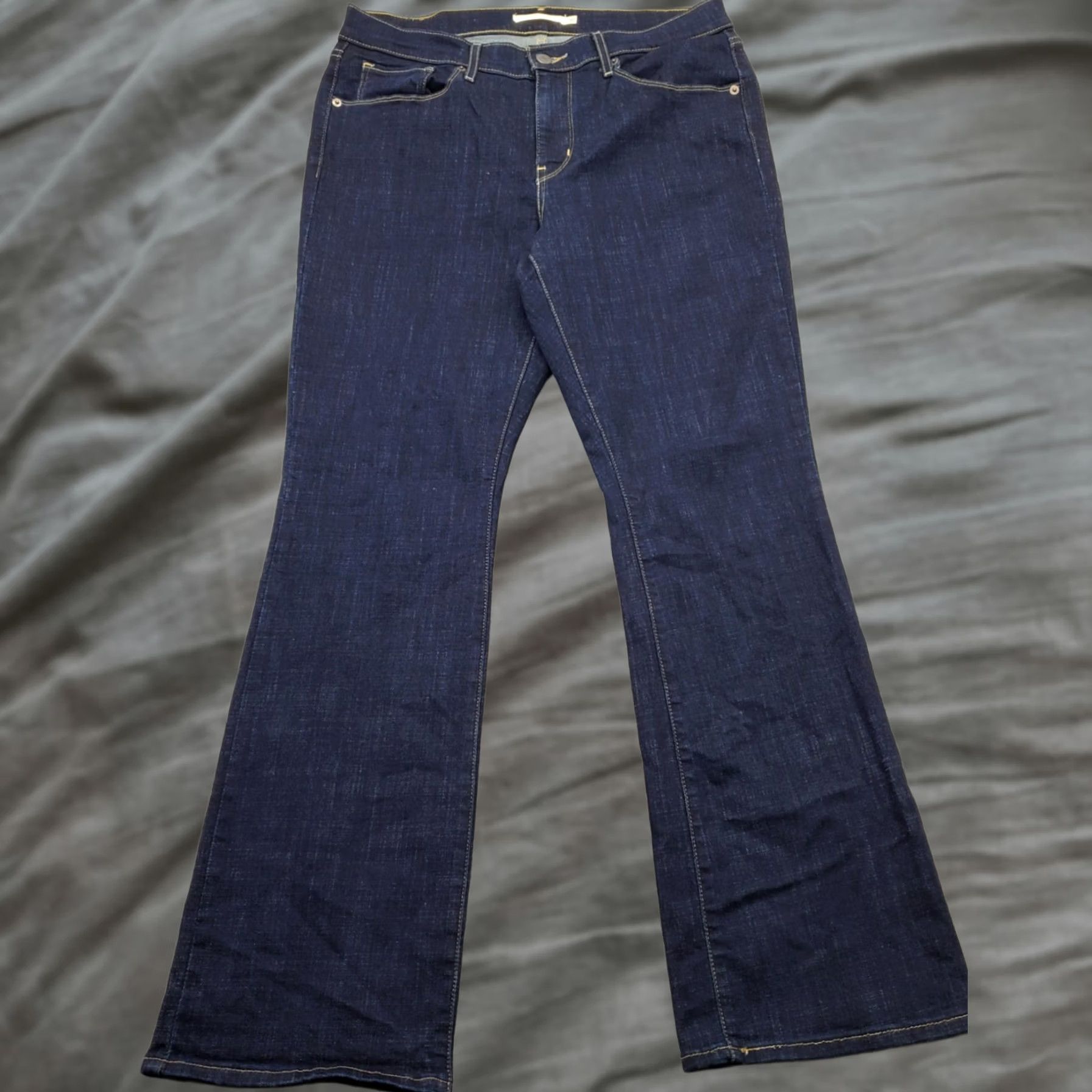 Levi's Levi's Bootcut Jeans Womens 10 Blue Denim Cotton Classic Fit Red Tab Medium Wash Jeans Womens Size 10 Blue Denim Cotton Classic Bootcut Size 32" / US 10 / IT 46 - 1 Thumbnail