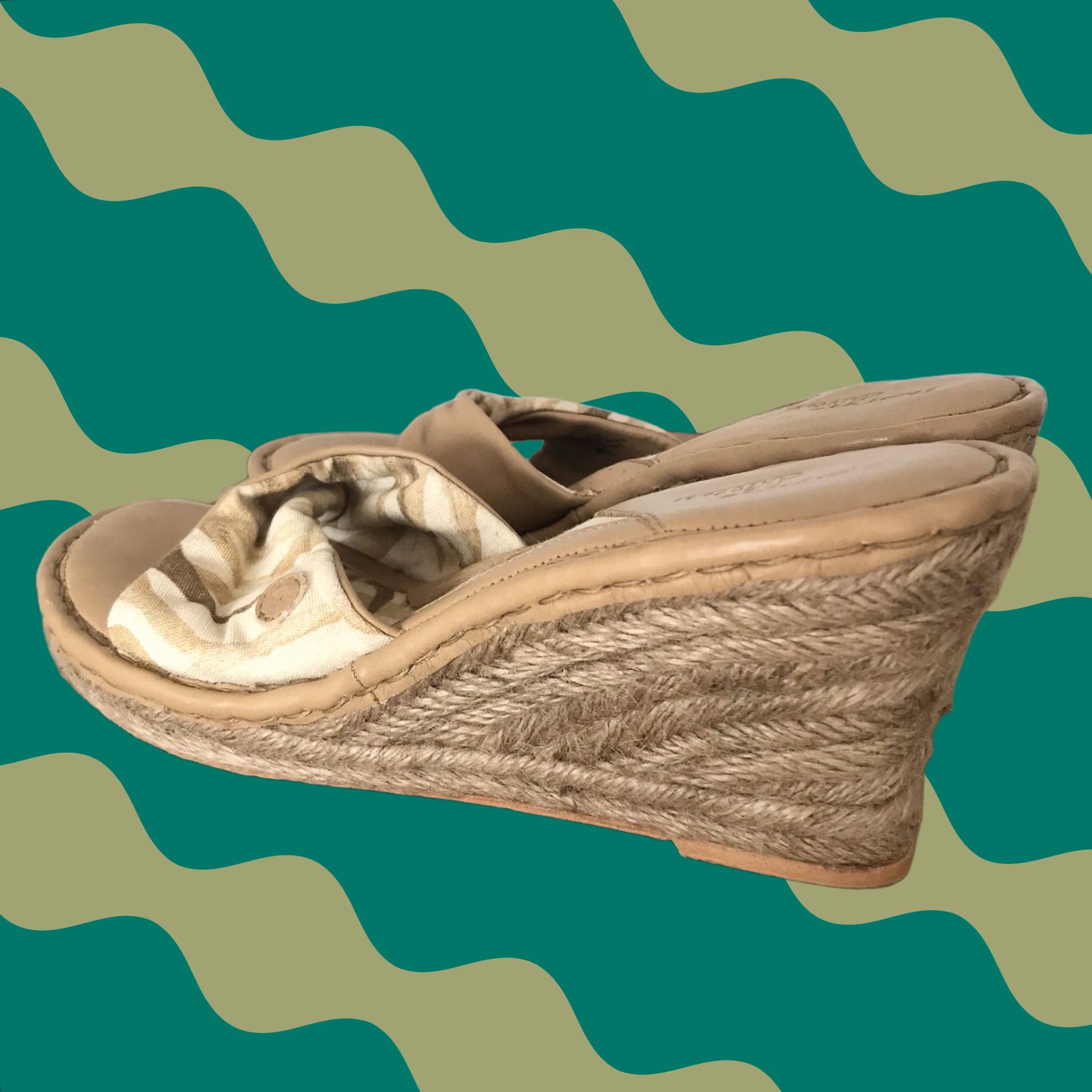 Born VINTAGE? No. Born Women Sandal Wedge Espadrille Slip-On Leaf Pattern Tan Brown 10 Leather Fabric Upper Bow Jute W5017 Mens? Ladies? Size US 10 / IT 40 - 1 Thumbnail
