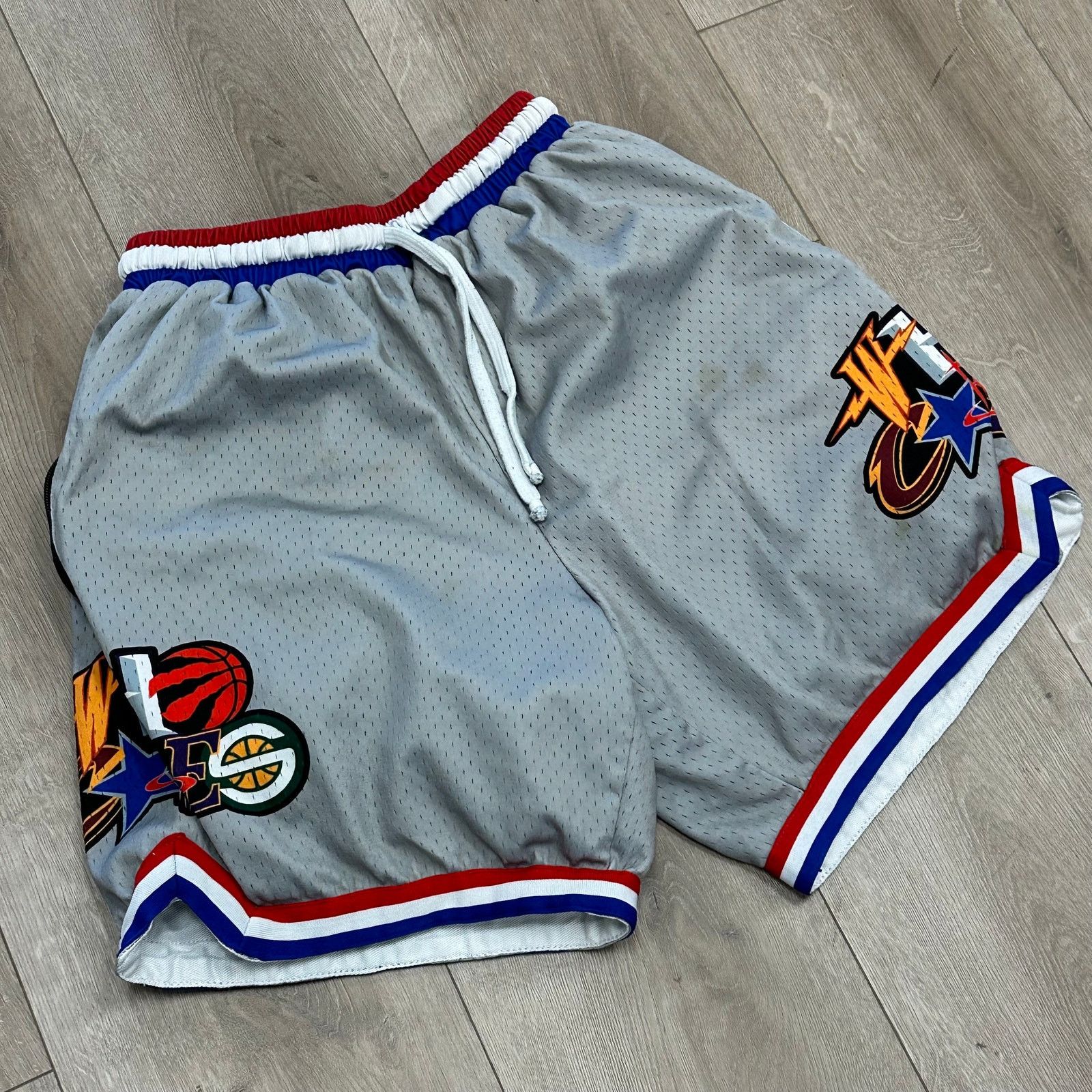 Stussy Who Cares NBA Remix Logos Heavy Mesh Hoop Shorts size Small Size US 30 / EU 46 - 6 Thumbnail