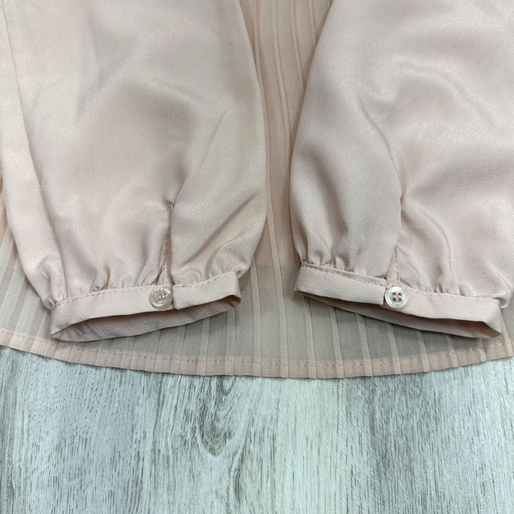 Calvin Klein Calvin Klein Pink Pleated Raglan Blouse Shirt Relaxed Regular S Women Long Sleeve Puff Accent Pleated Formal Evening Kidless Girls? Size S / US 4 / IT 40 - 7 Thumbnail