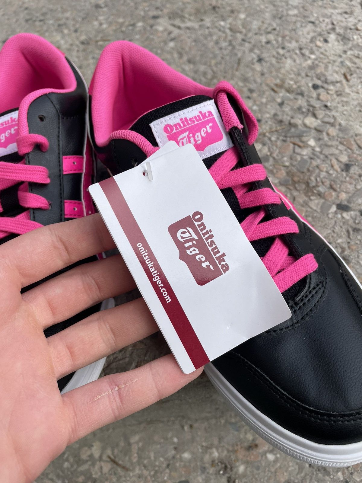 Asics NWB Asics Onitsuka Tiger Black Pink Sneakers EU 39 US 6 Size US 6 / IT 36 - 8 Thumbnail