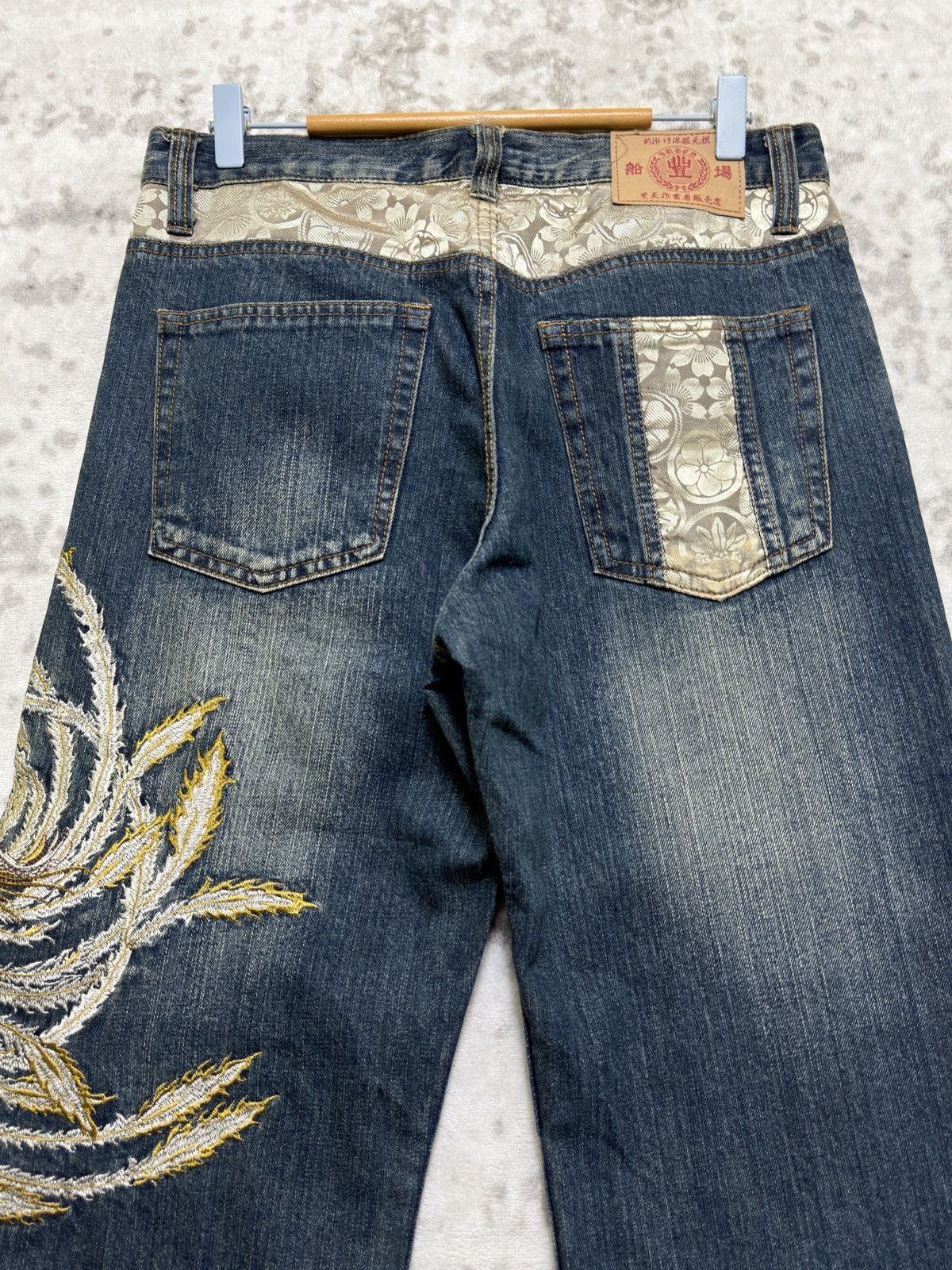Karakuri Tamashii Bouten Shoten Phoenix Embroidered Straight Fit Denim Jeans Size US 31 - 10 Thumbnail