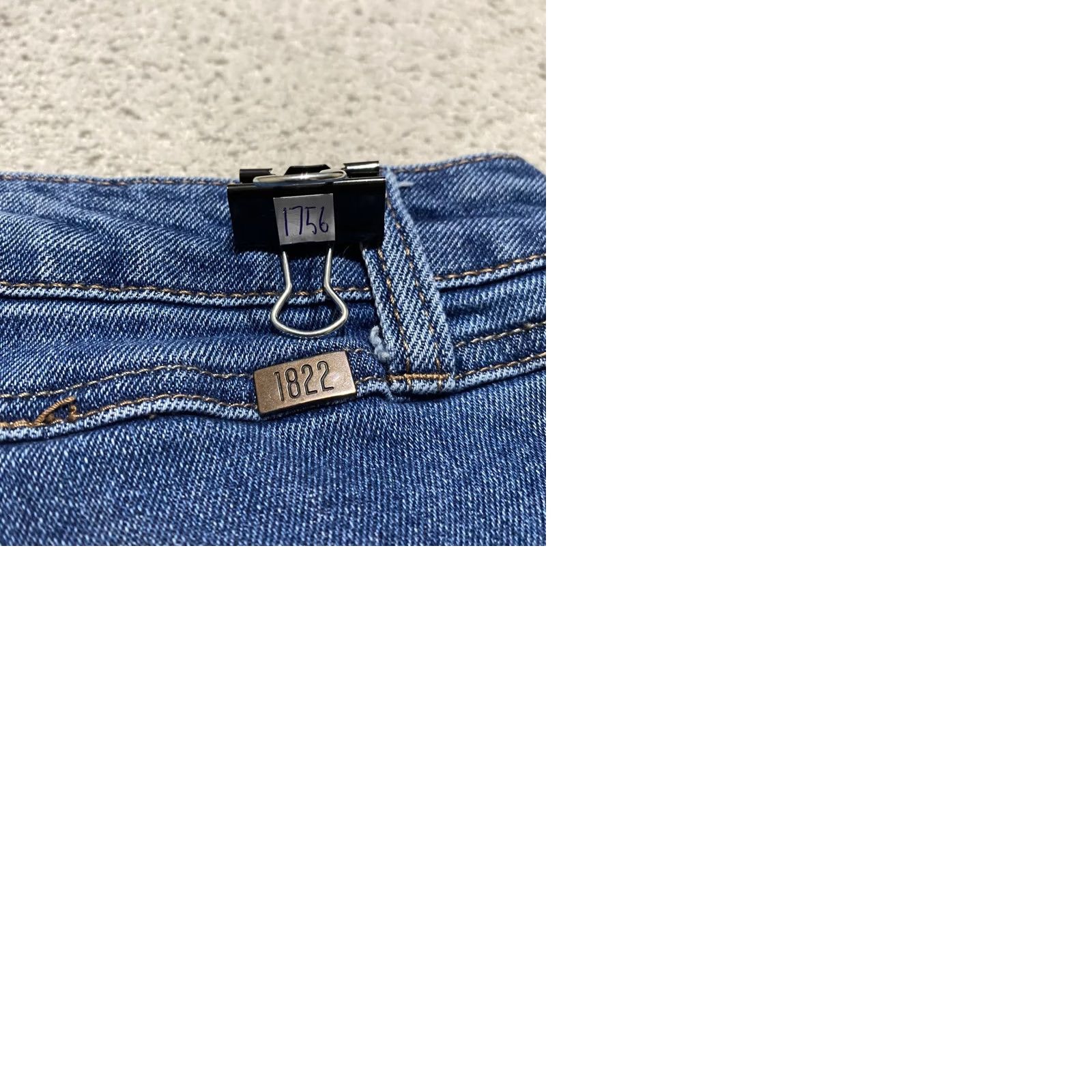 Vintage 1822 Denim Womens 16 Jeans Blue Loose Straight High Rise Raw Hem Distress Size 38" / US 16 / IT 52 - 9 Thumbnail