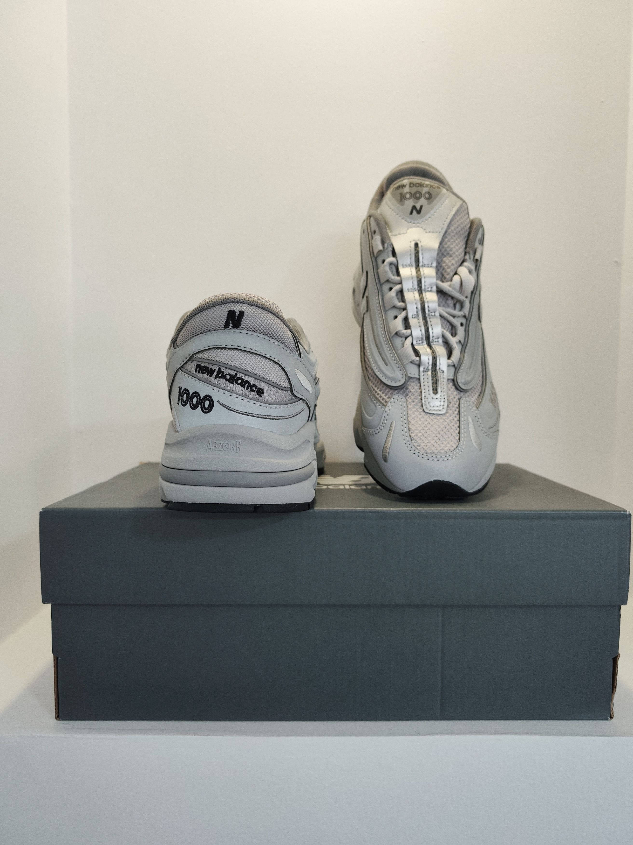 New Balance New Balance M1000 Size US 9.5 / EU 42-43 - 2 Thumbnail
