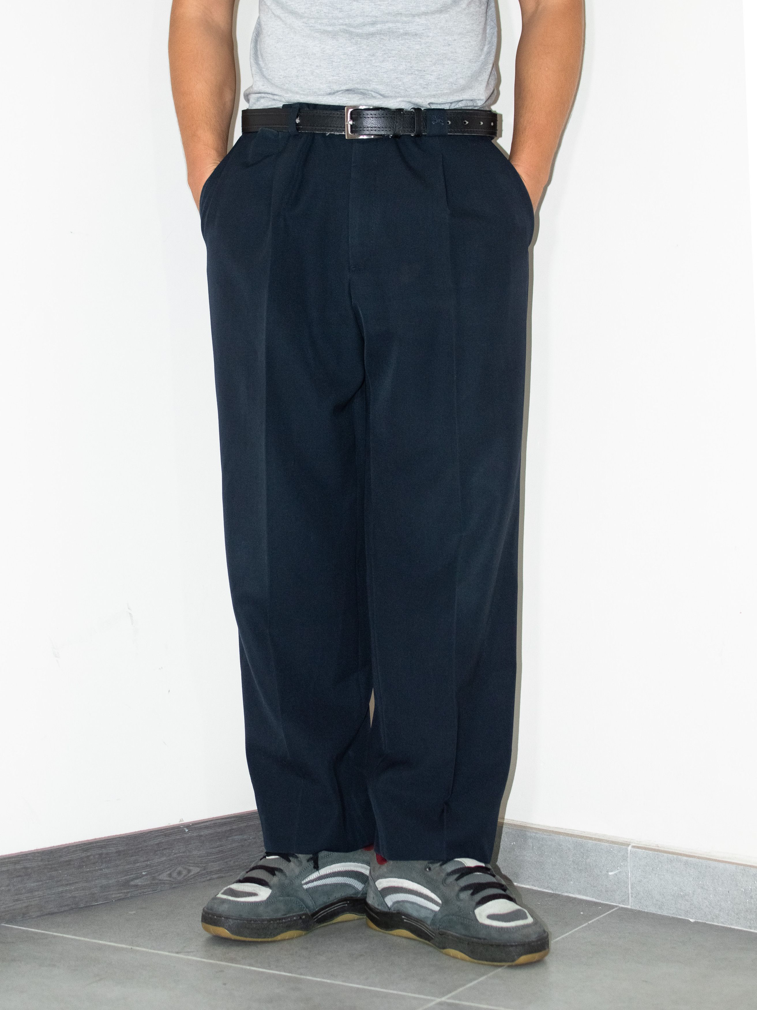 Burberry × Designer × Vintage Vintage burberry navy Faded wide leg pleated chino Trousers Size US 33 - 4 Thumbnail