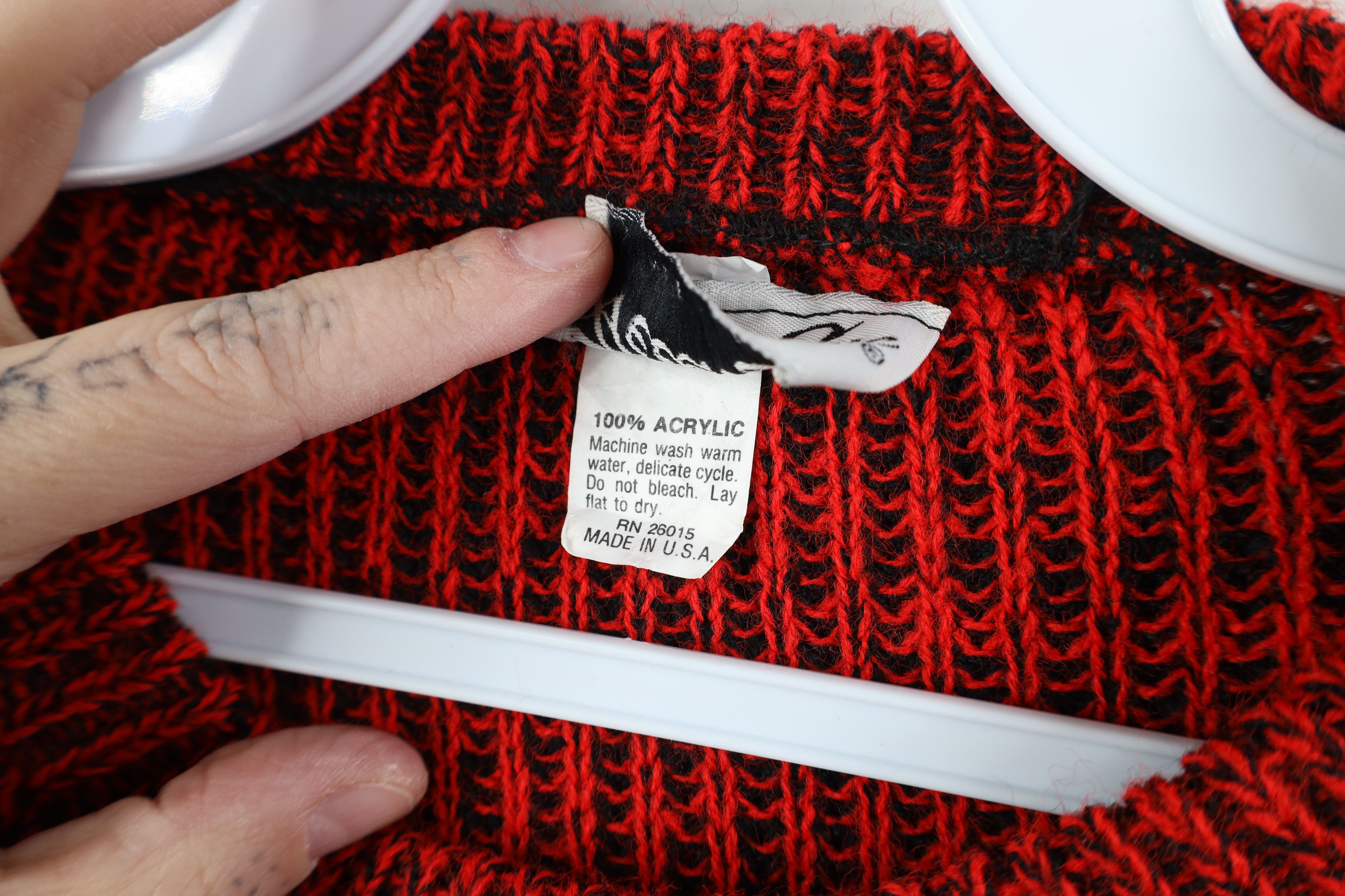 Vintage Vintage 90s Streetwear Ribbed Knit Crewneck Sweater Red USA Size L / US 10 / IT 46 - 5 Thumbnail