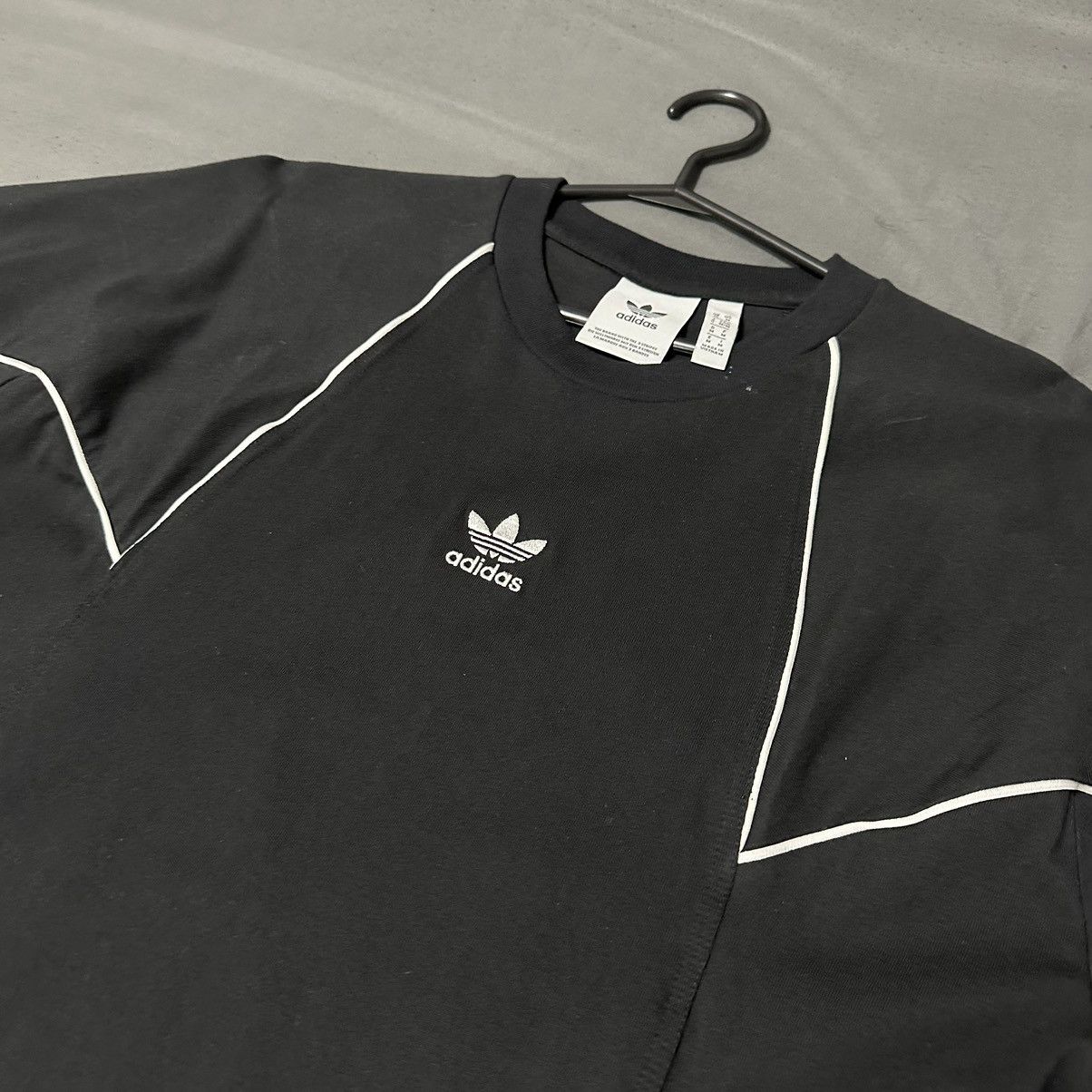 Adidas ADIDAS REAR PIECE TEE. Size US M / EU 48-50 / 2 - 2 Thumbnail