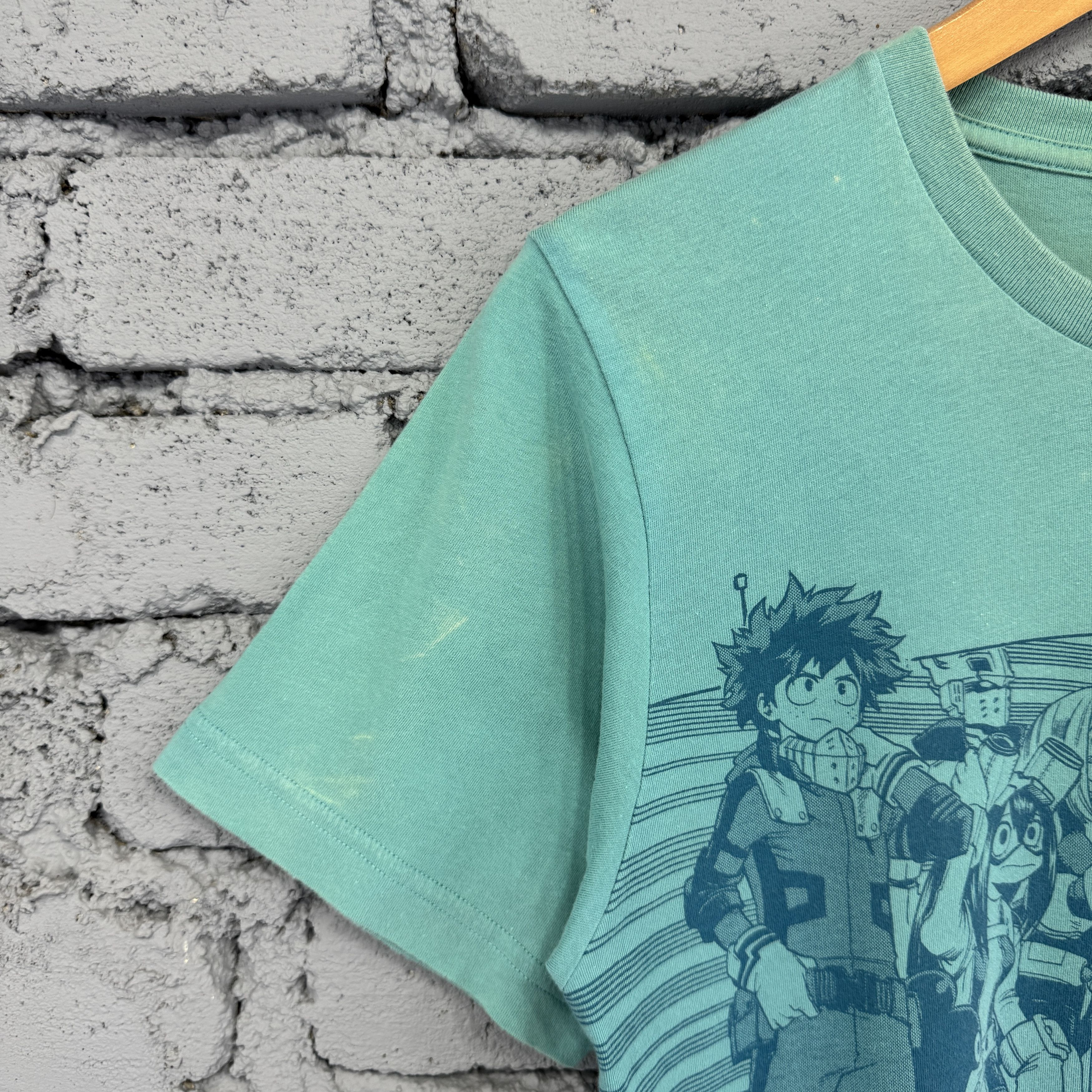Uniqlo Sunfaded Uniqlo UT My Hero Academia Group Tshirt Size US S / EU 44-46 / 1 - 6 Thumbnail