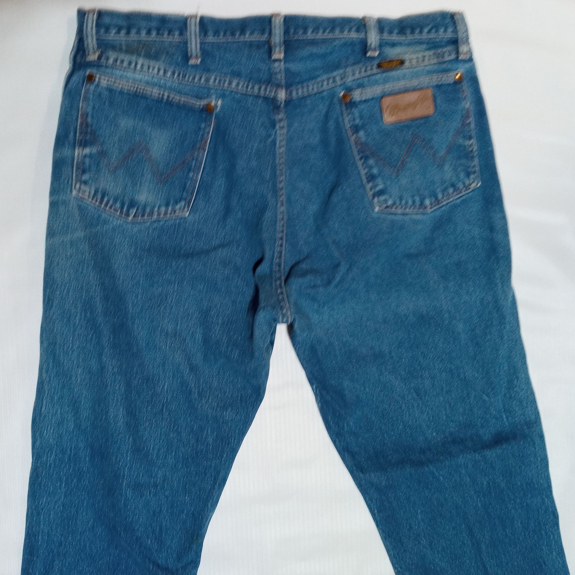 Wrangler Vintage Wrangler Mens Blue Jeans 37 x 28 Faded Worn Denim Co Size US 37 - 8 Thumbnail