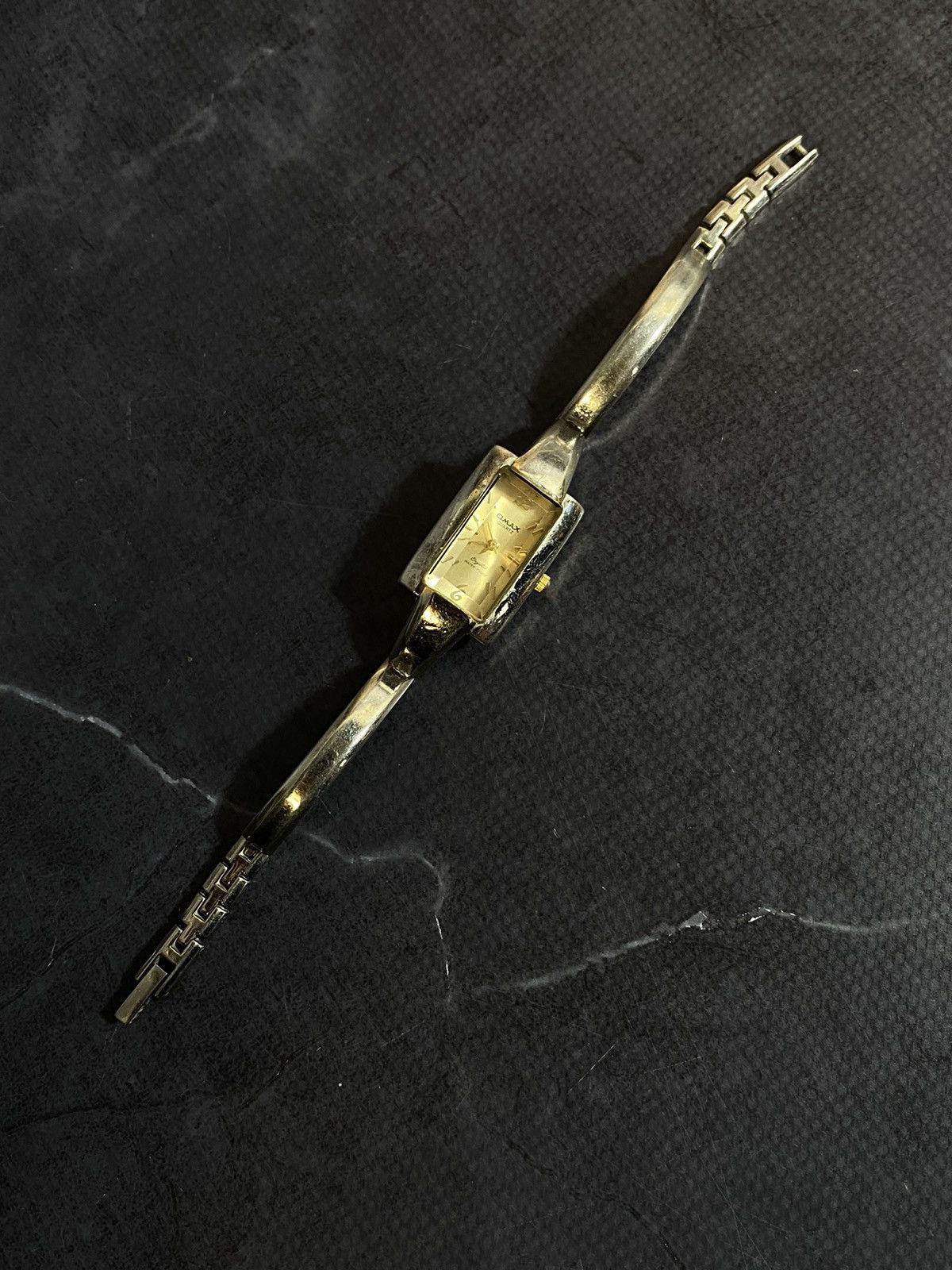 Japanese Brand Elegant OMAX Watch with Metal Bracelet Size ONE SIZE - 2 Thumbnail