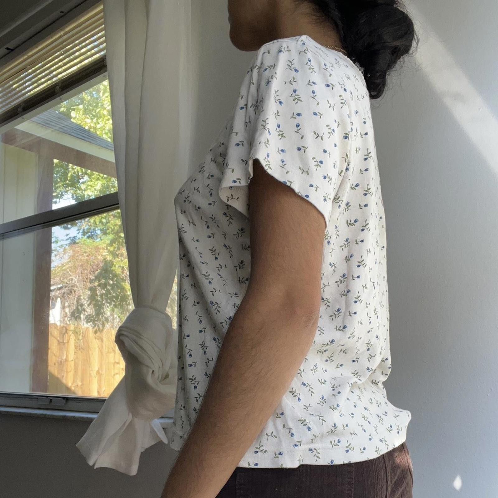 Other Women's White and Cream Blous Size S / US 4 / IT 40 - 3 Thumbnail