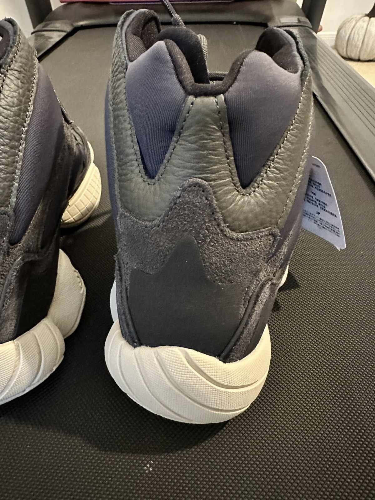 Adidas × Kanye West Yeezy 500 Size US 10 / EU 43 - 9 Thumbnail
