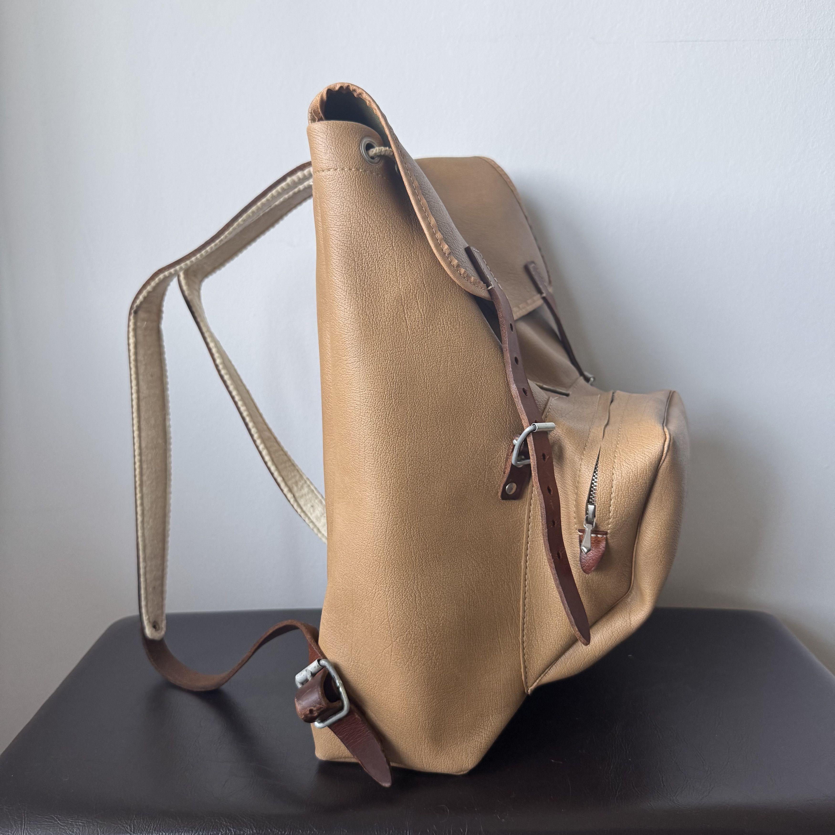 Japanese Brand × Vintage Vintage Army Military Hiking Riri 30s Leather Backpack Size ONE SIZE - 6 Thumbnail