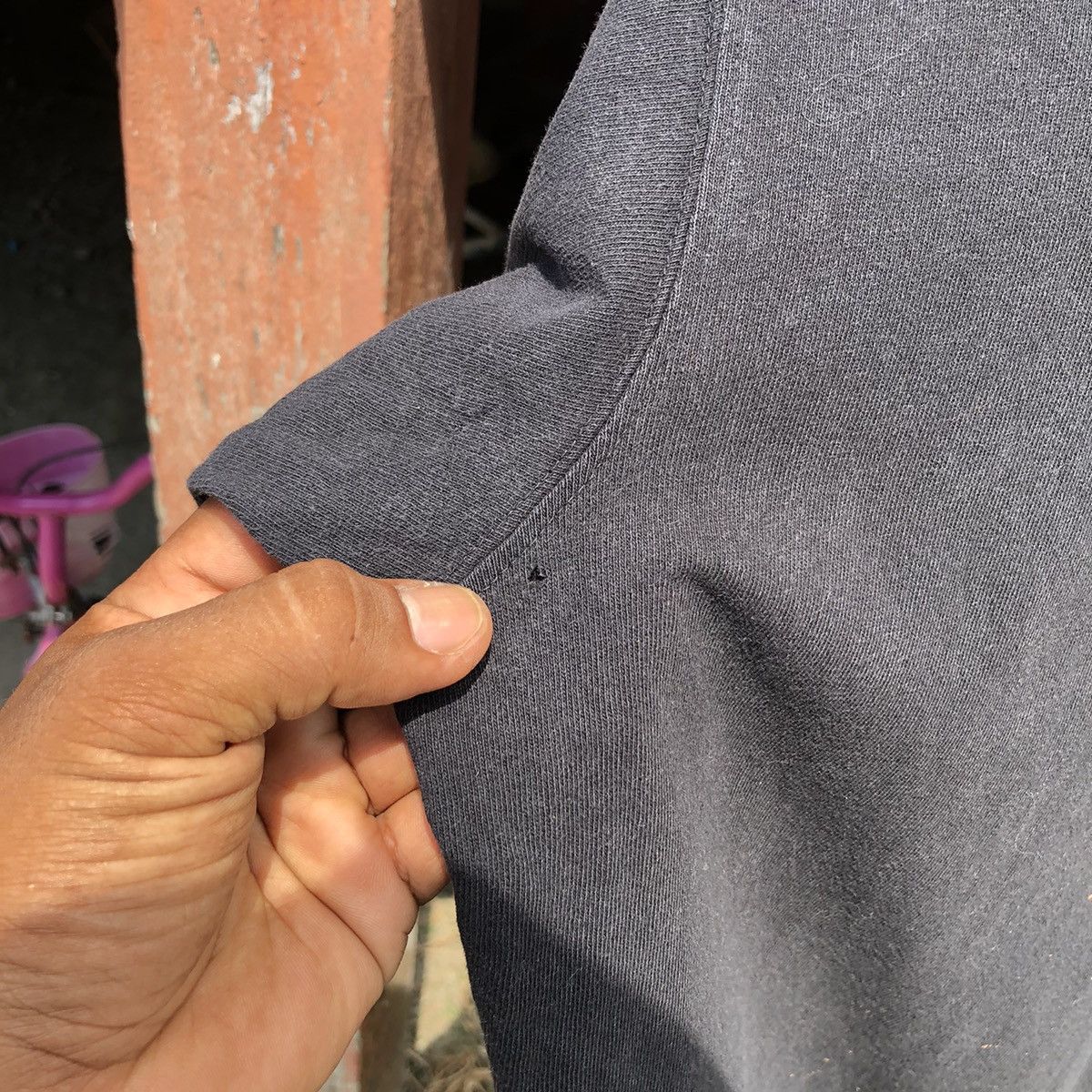 Uniqlo 🔥Steals🔥 Sunfaded Uniqlo x Lemaire Tshirt Size US XL / EU 56 / 4 - 7 Thumbnail