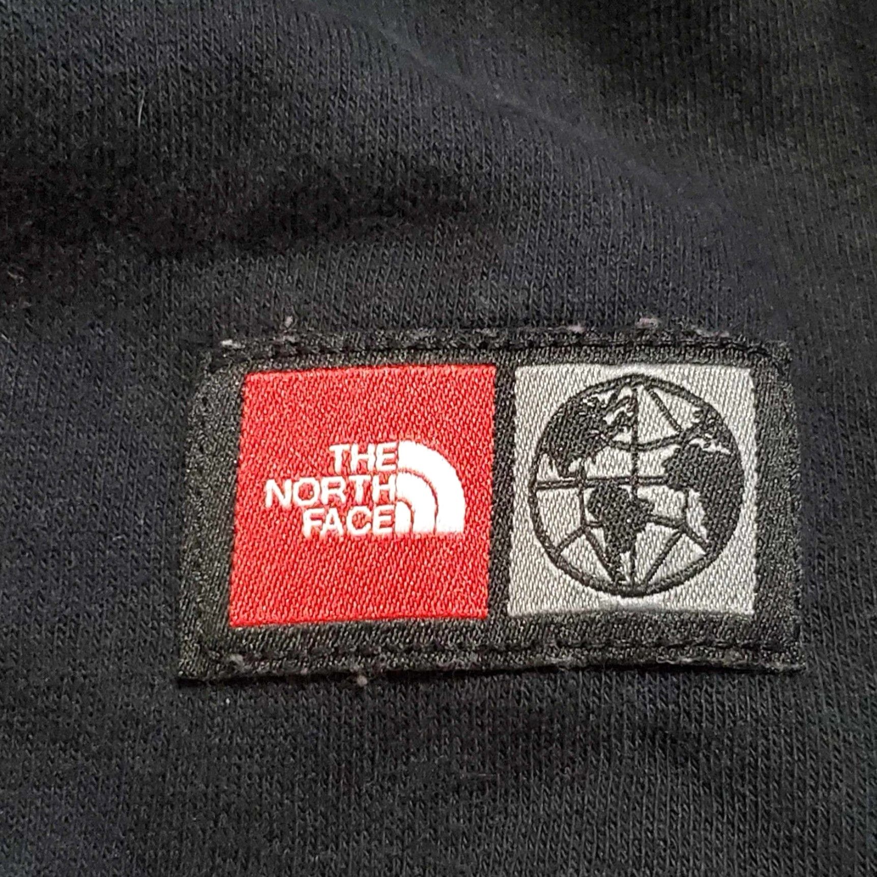 The North Face VINTAGE The North Face Hoodie Womens M Black World Flags Graphic Pullover Fleece Size M / US 6-8 / IT 42-44 - 4 Thumbnail