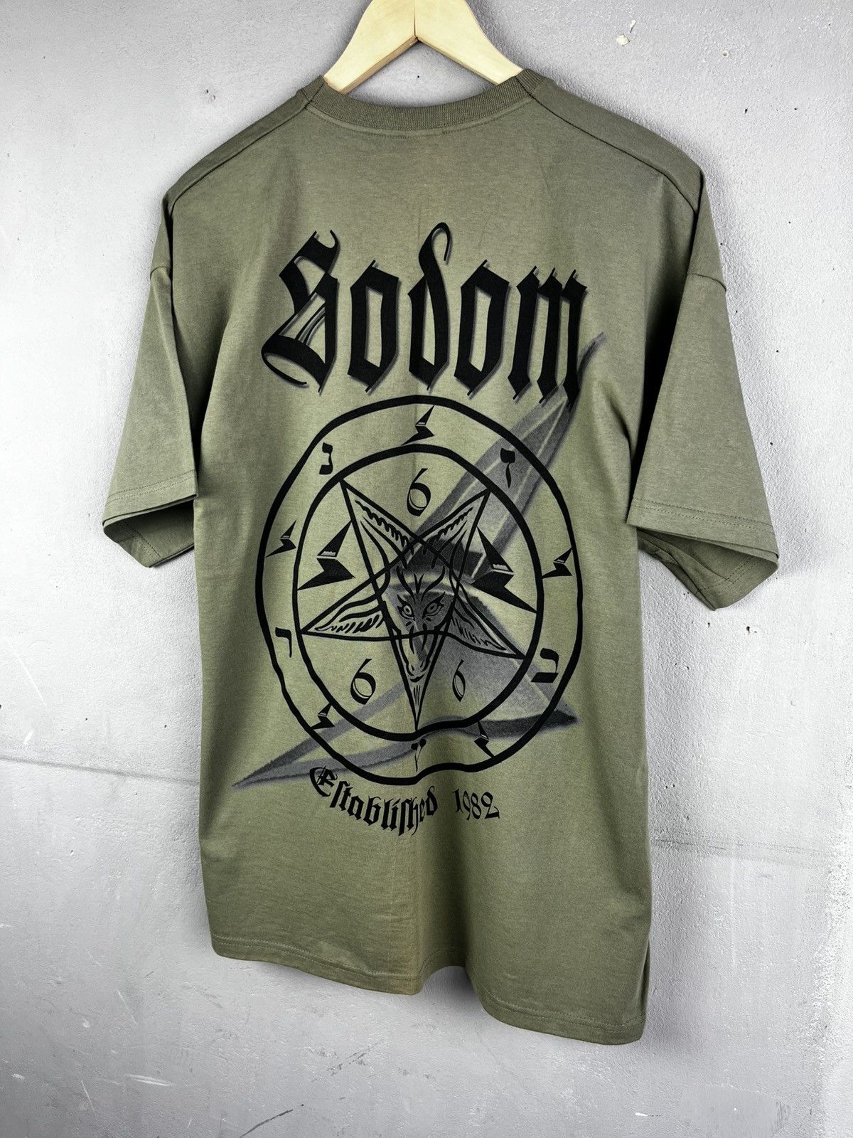 Band Tees Sodom - witching metal T-shirt Size US XL / EU 56 / 4 - 2 Thumbnail