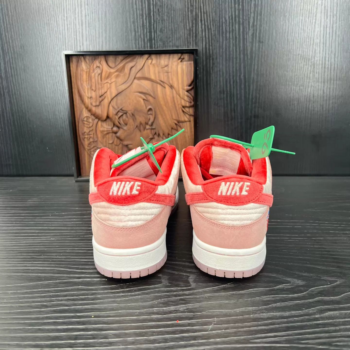 Nike Nike Dunk SB Low Pro Valentines 38 99 New Box & Accs Size US 7.5 / IT 37.5 - 7 Thumbnail