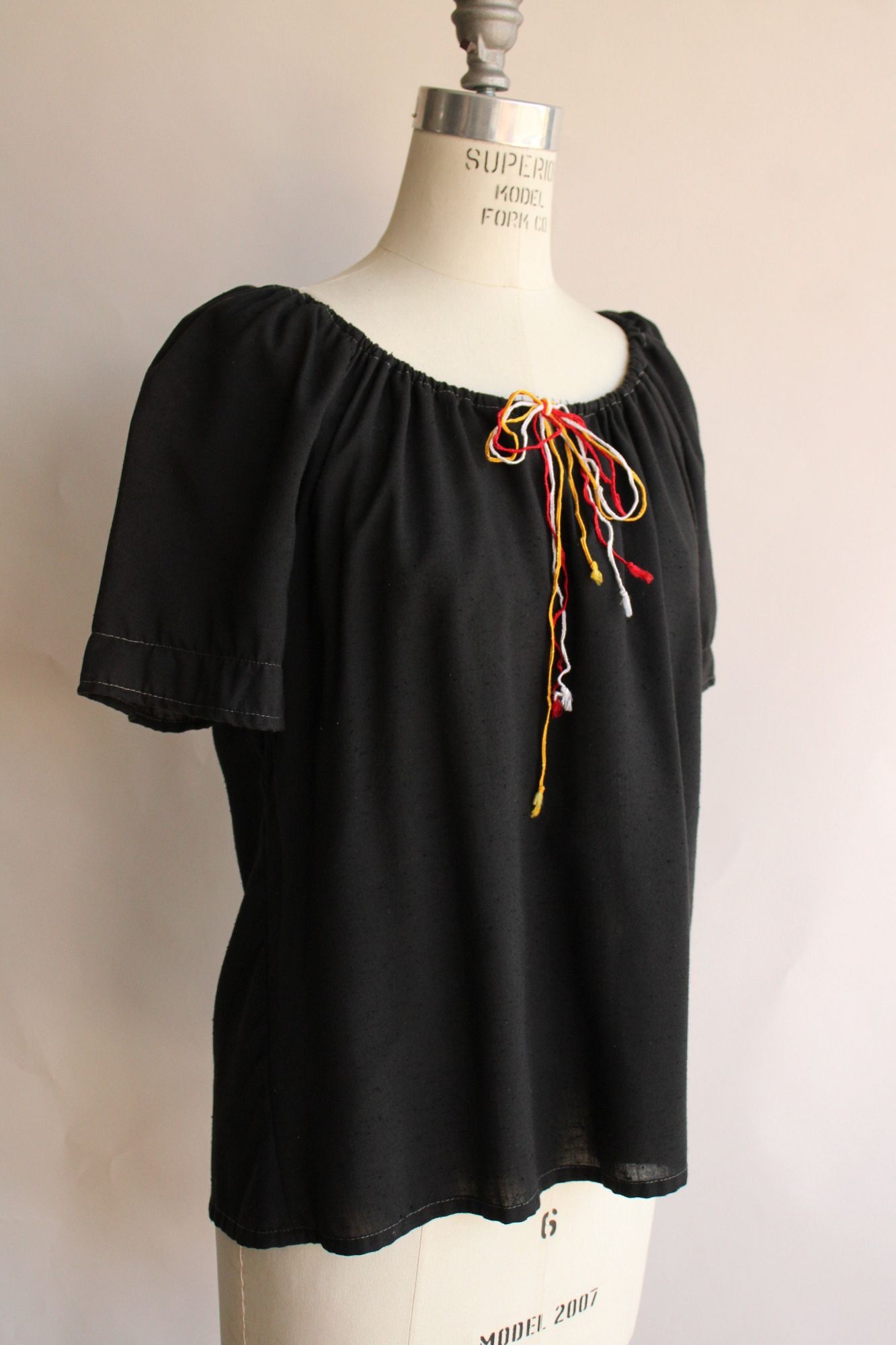 Vintage Vintage 1970s 1980s Blouse, Black Peasant Shirt, Keyhole Nec Size M / US 6-8 / IT 42-44 - 5 Thumbnail