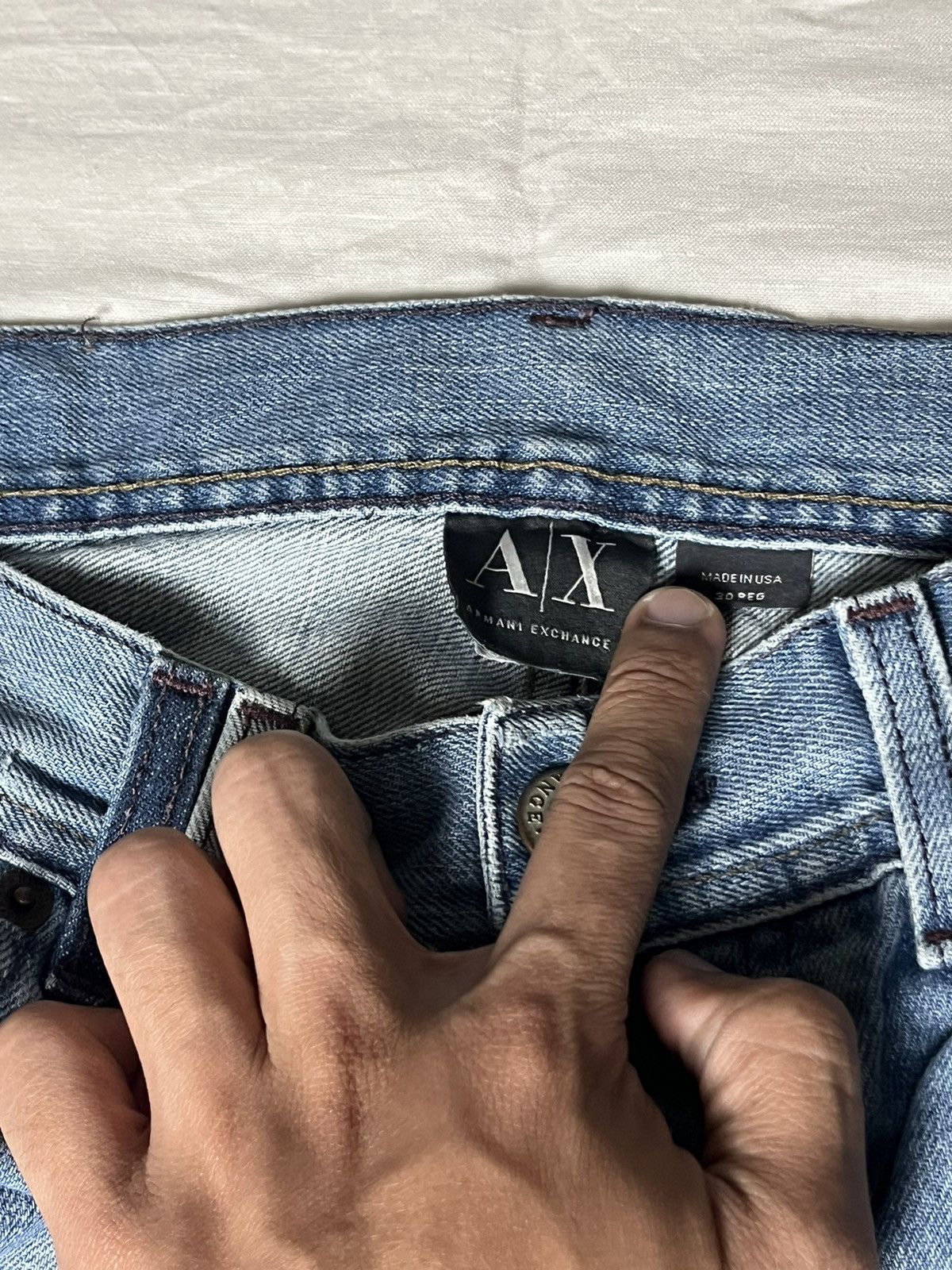 Armani Exchange 32" Armani Exchange Distressed Denim Size US 32 / EU 48 - 11 Thumbnail