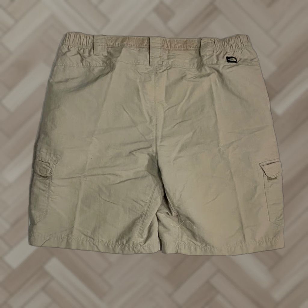 The North Face The North Face Khaki Shorts Mens Nylon Flat Front Zip Pocket Hiking Large Size US 33 - 1 Thumbnail