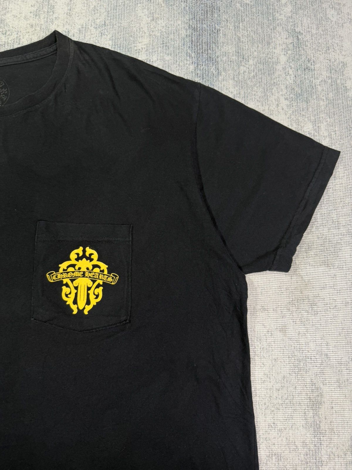 Chrome Hearts Minimalist Yellow Dagger Sleeve Script Size US XXL / EU 58 / 5 - 3 Thumbnail