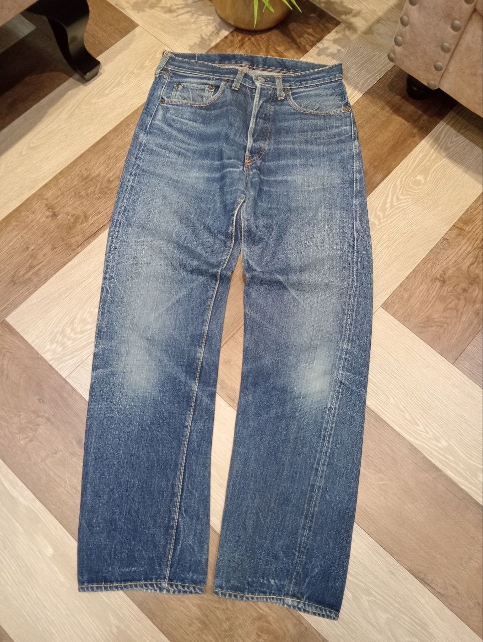Levi's Vintage Clothing RARE LEVI'S VINTAGE 501 CAPITAL E BLUE SELVEDGE JEANS Size US 30 / EU 46 - 2 Thumbnail