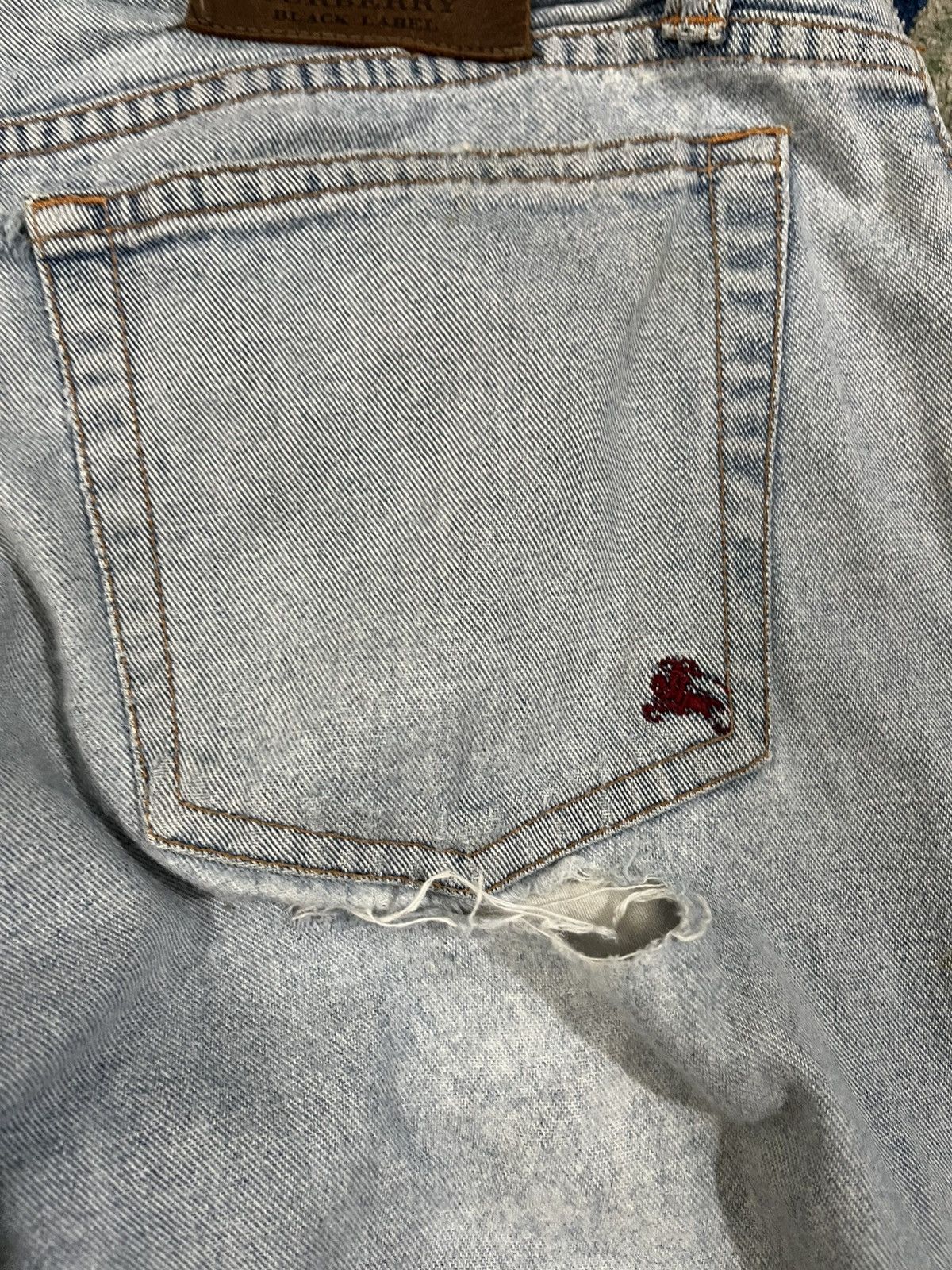 Burberry Vintage Burberry Faded Distressed Denim Size US 32 / EU 48 - 11 Thumbnail