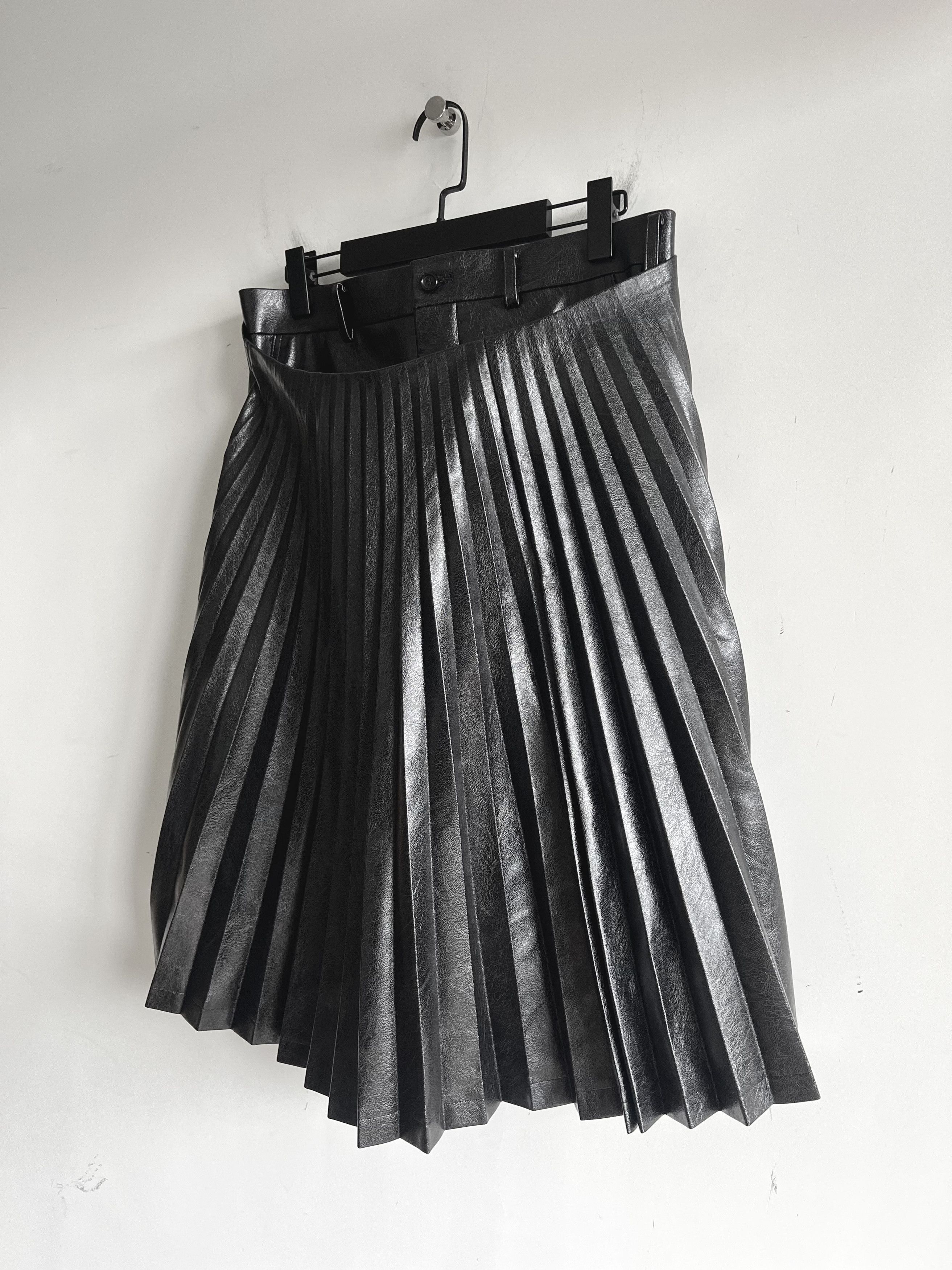 Comme des Garcons Homme Plus COMME des GARCONS Homme - Leather Wrap Pleated Short Pants Size US 30 / EU 46 - 3 Thumbnail