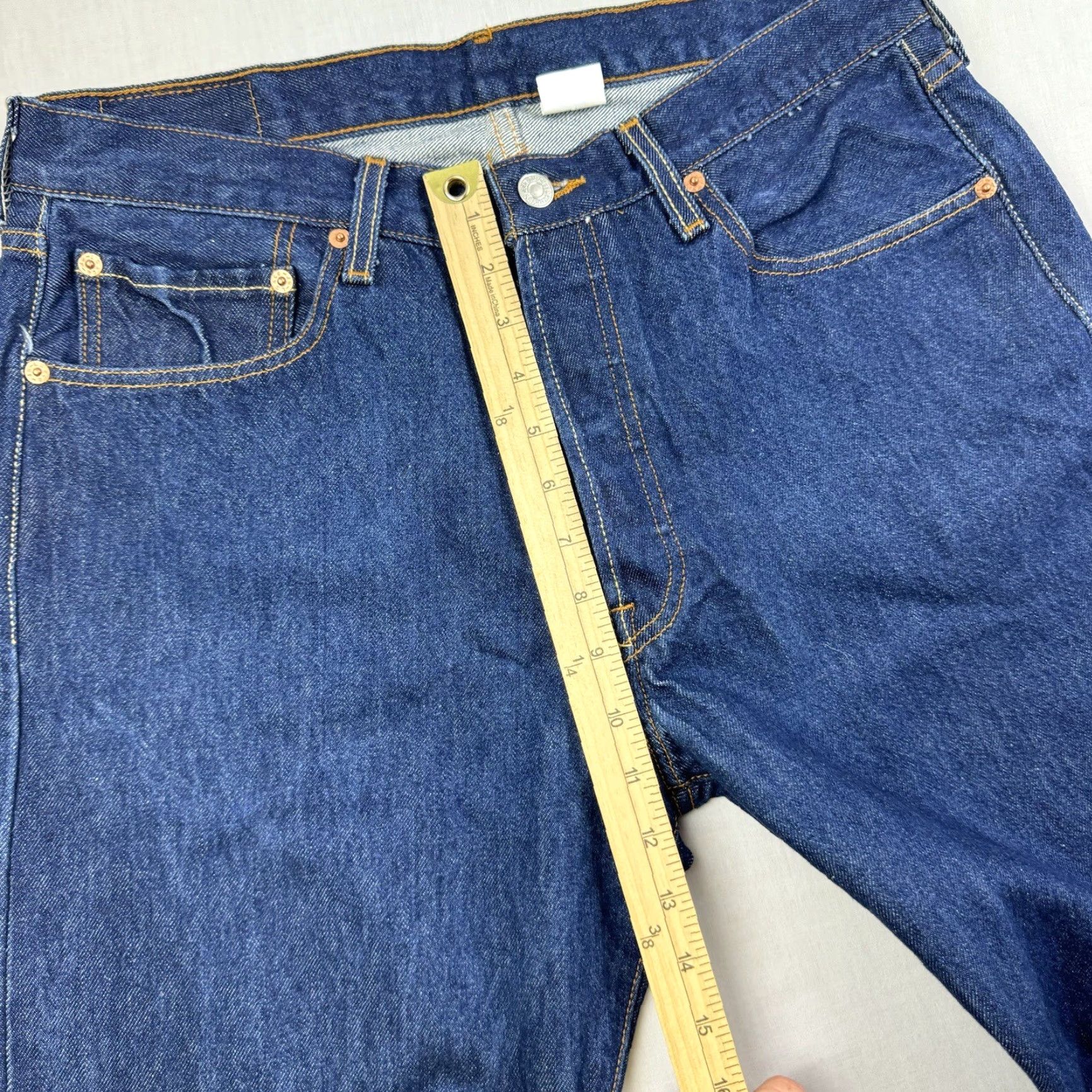 Levi's VINTAGE Levi's 501 Jeans Men Adult 35x32 Blue Button Fly Grunge Workwear 2000s Y2K Straight Size US 35 - 7 Thumbnail