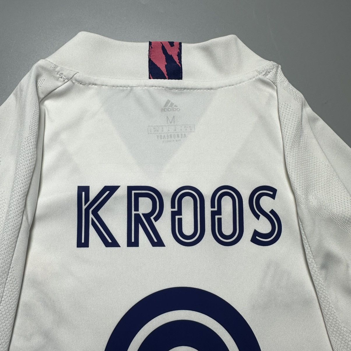 Vintage REAL MADRID ADIDAS 2020/2021 FOOTBALL HOME JERSEY #8 KROOS Size US M / EU 48-50 / 2 - 11 Thumbnail