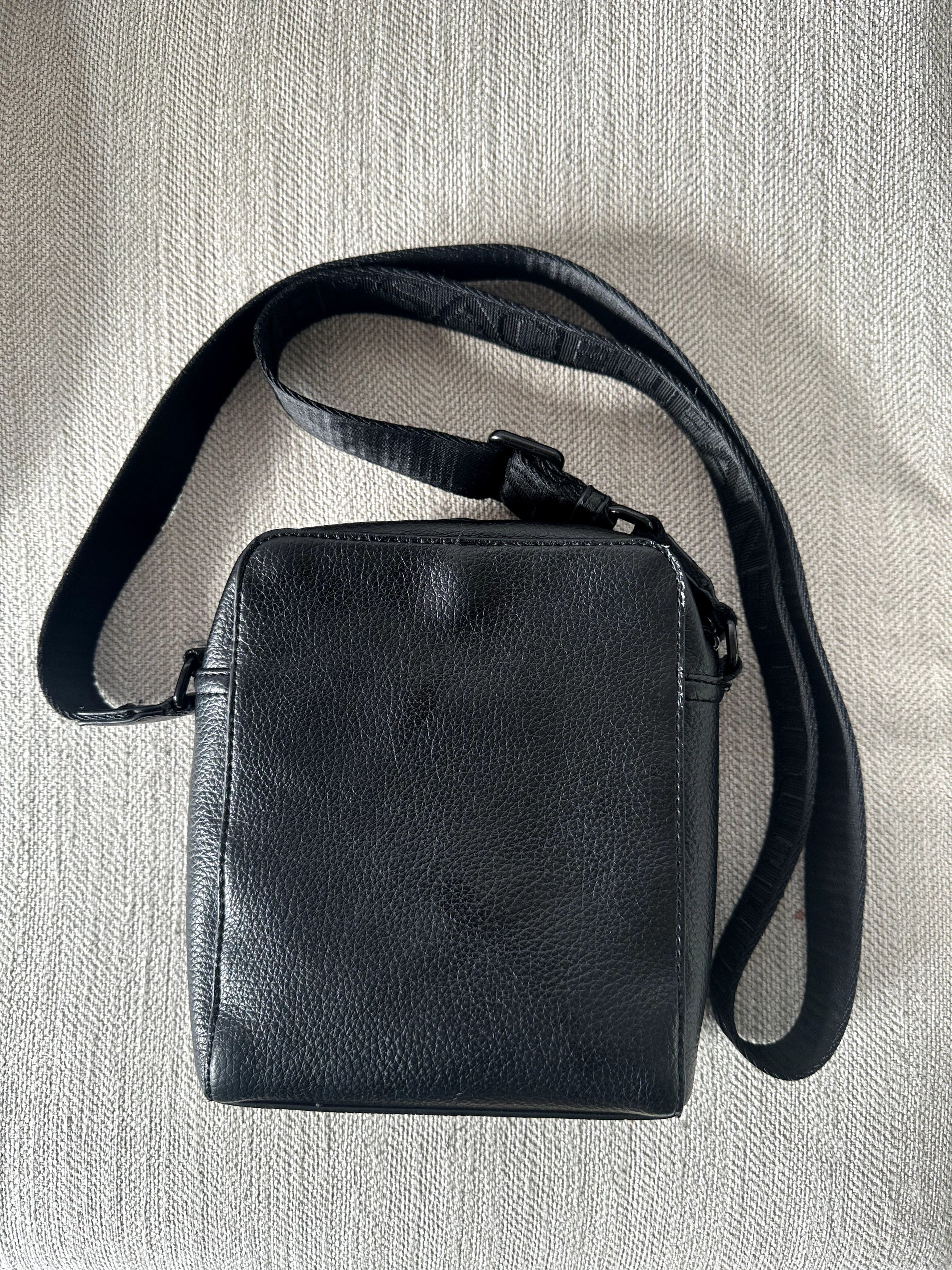 Versace Jeans Couture Versace Jeans Couture Crossbody Messenger Bag Logo Embossed Size ONE SIZE - 2 Thumbnail