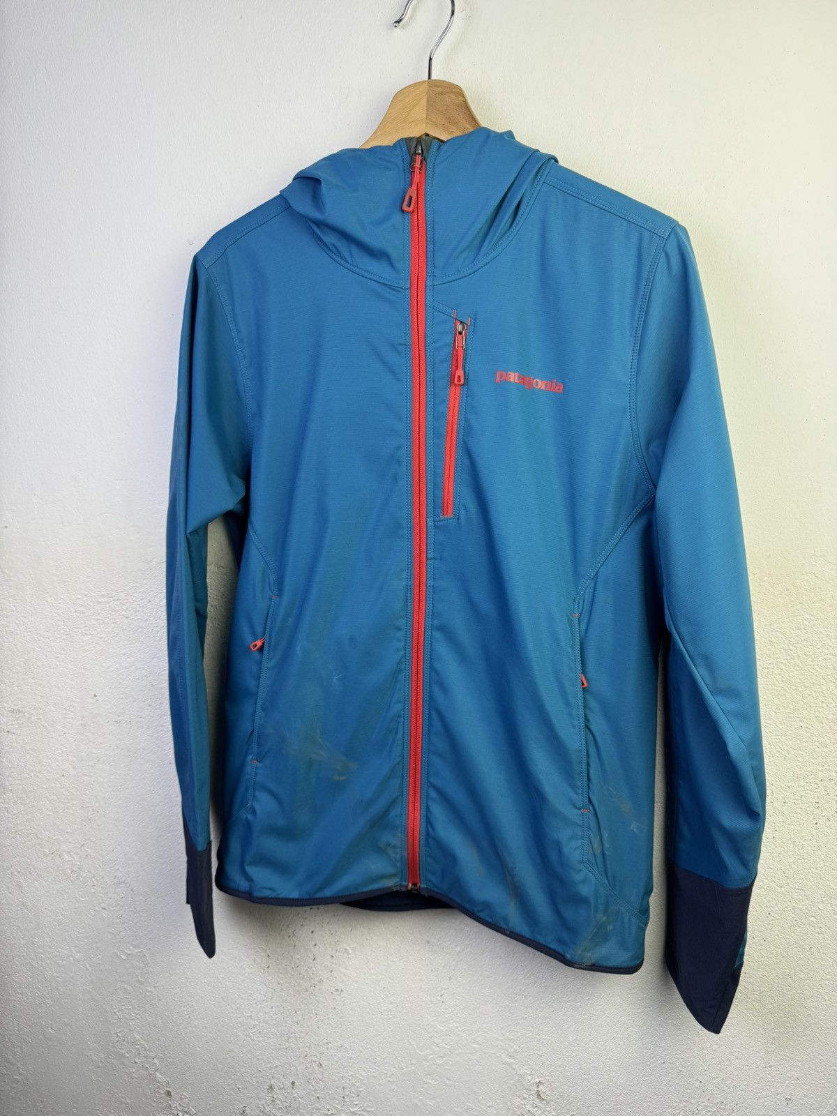 Patagonia Patagonia M's Levitation Hoody Jacket Size US S / EU 44-46 / 1 - 4 Thumbnail