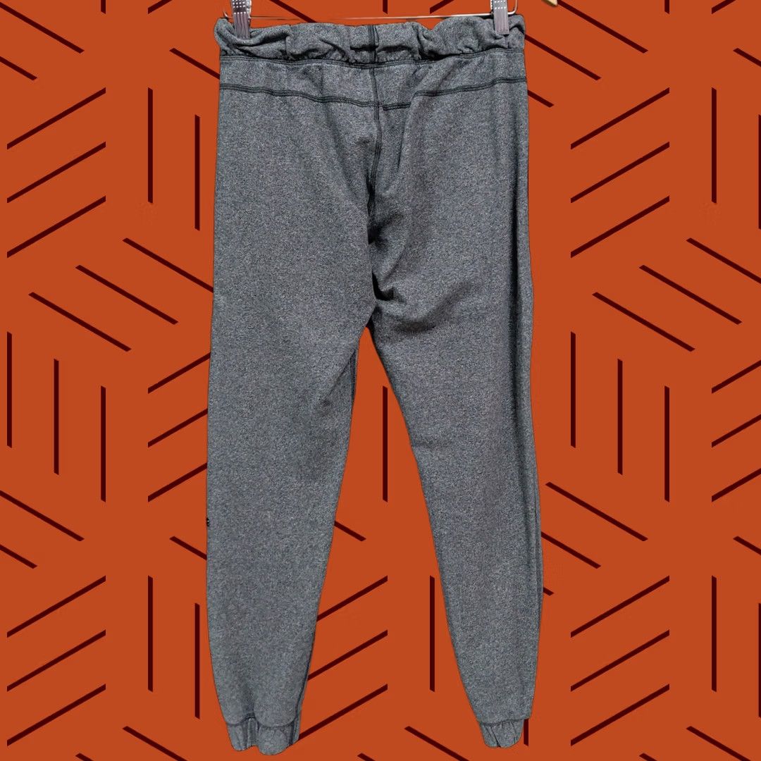 Lululemon Lululemon Pants Womens 4 Gray Tip Jogger Knit Women Size Size 27" / US 4 / IT 40 - 1 Thumbnail