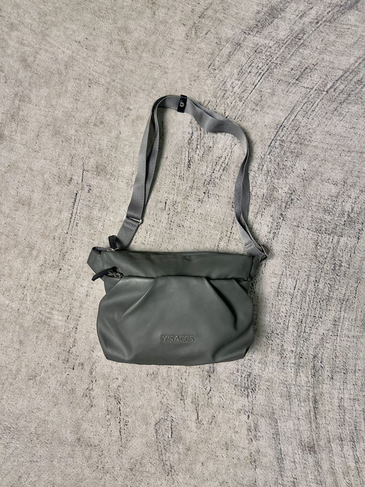 Yohji Yamamoto Y’saccs Multi-Compartment Shoulder Bag Size ONE SIZE - 1 Thumbnail