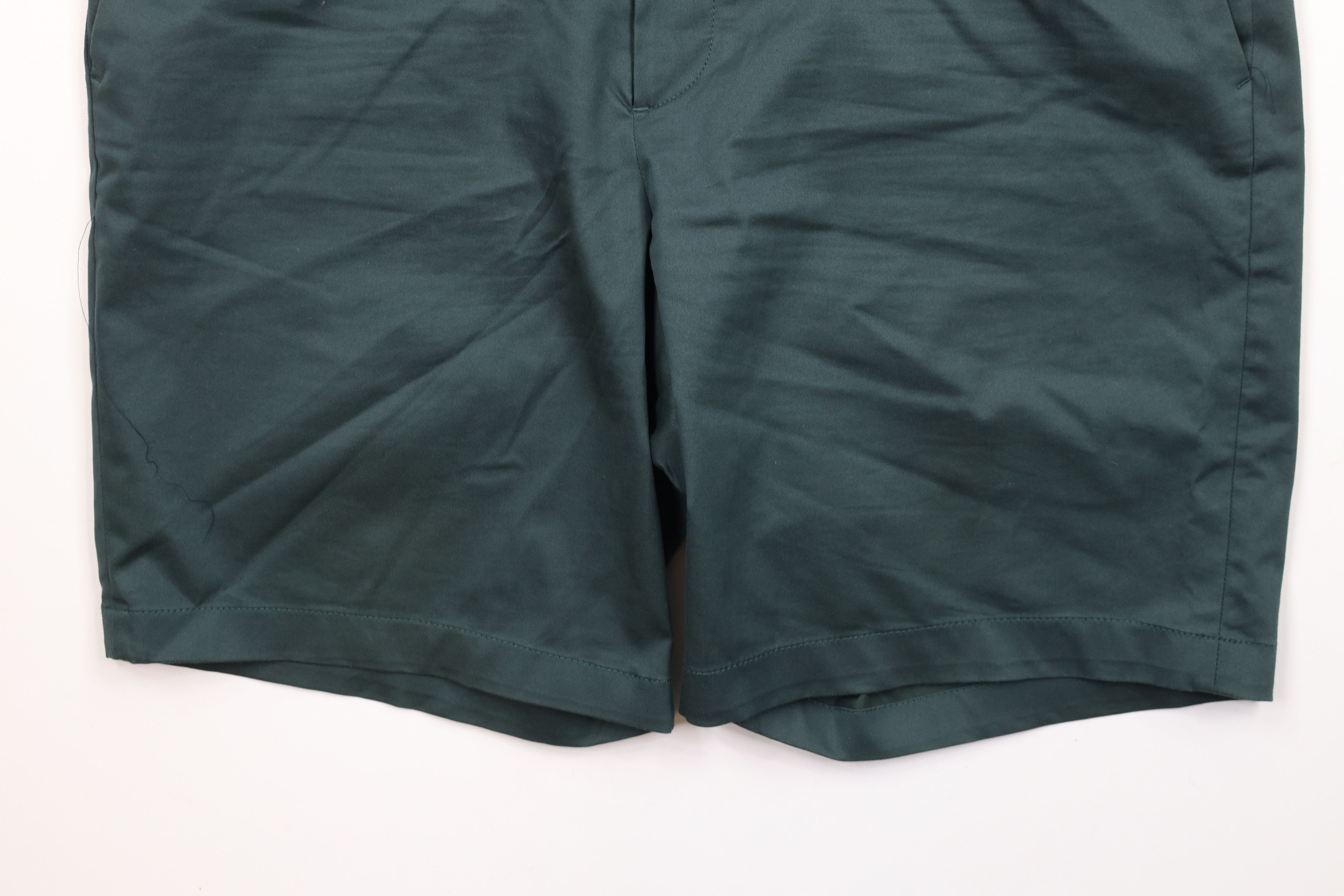 Banana Republic × Vintage Banana Republic Front Tech Above Knee Aiden Shorts Green Size US 38 / EU 54 - 4 Thumbnail