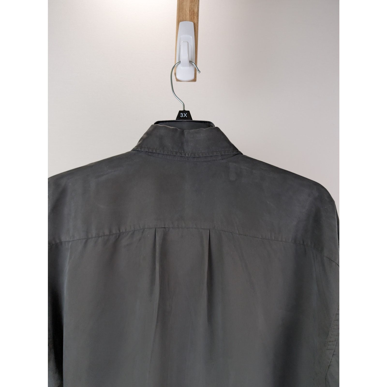 o1rshd1 Button Up Shirt in Black