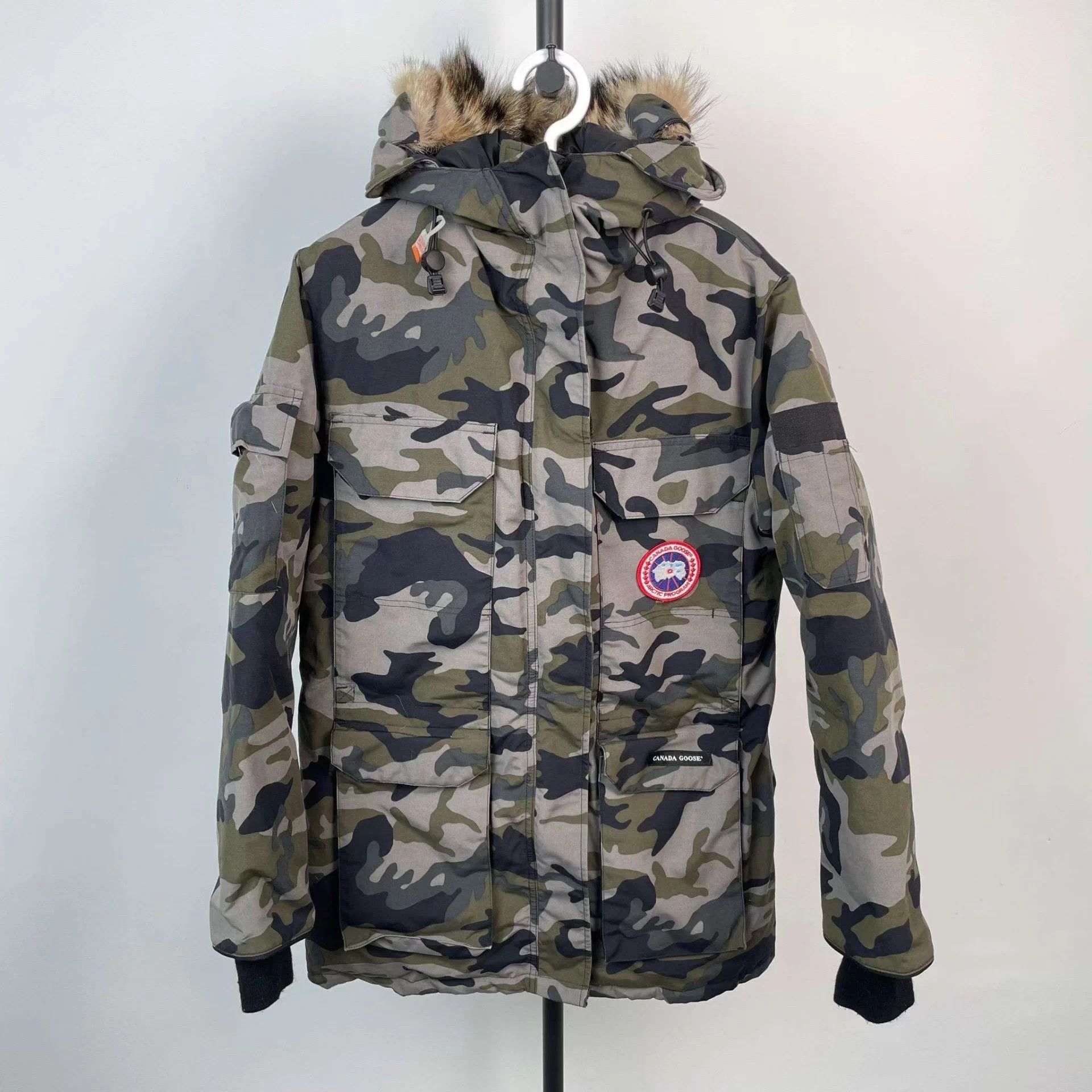Canada Goose Canada Goose Camo Down Jacket S B Size US S / EU 44-46 / 1 - 1 Thumbnail