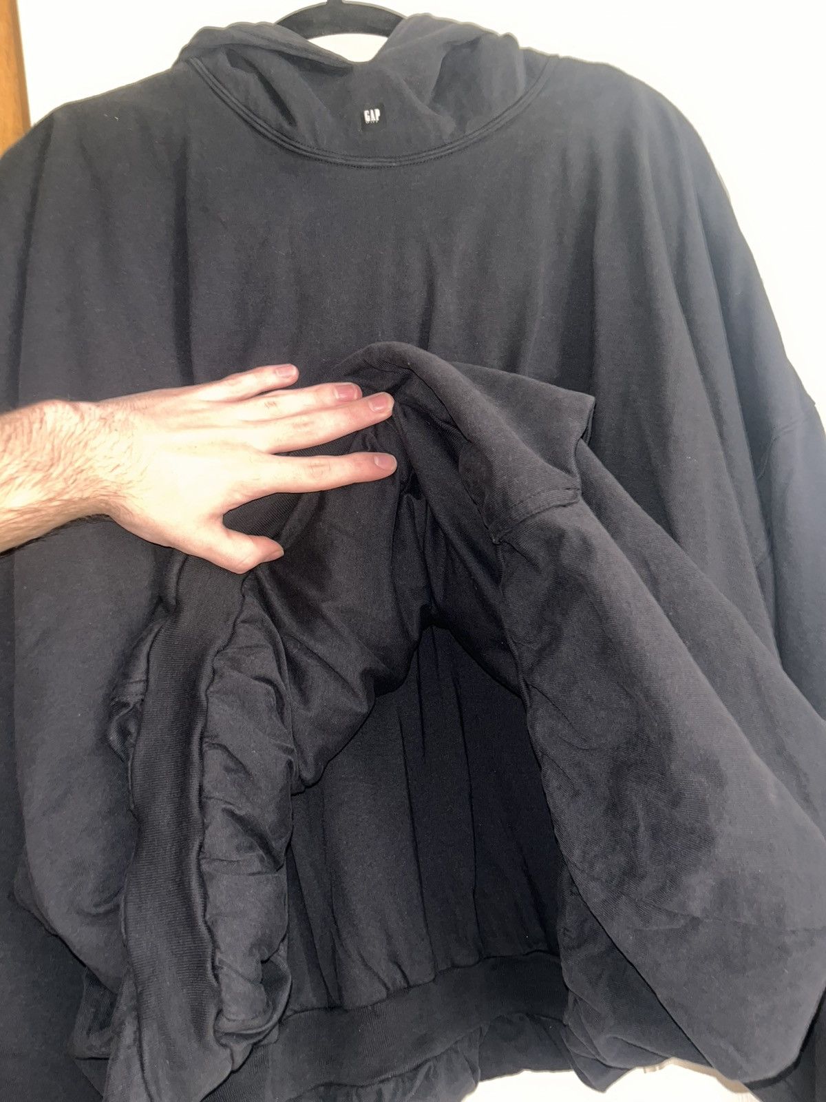 Balenciaga × Gap × Yeezy Yeezy Gap Engineered by Balenciaga Padded Hoodie ‘Black’ Size US M / EU 48-50 / 2 - 3 Thumbnail