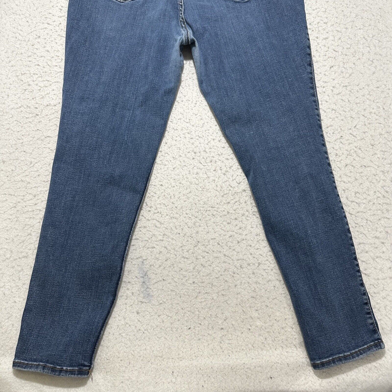 Old Navy Old Navy Rockstar 18 Skinny High Rise Ripped Jeans 36x28 Size 40" / US 18 - 9 Thumbnail