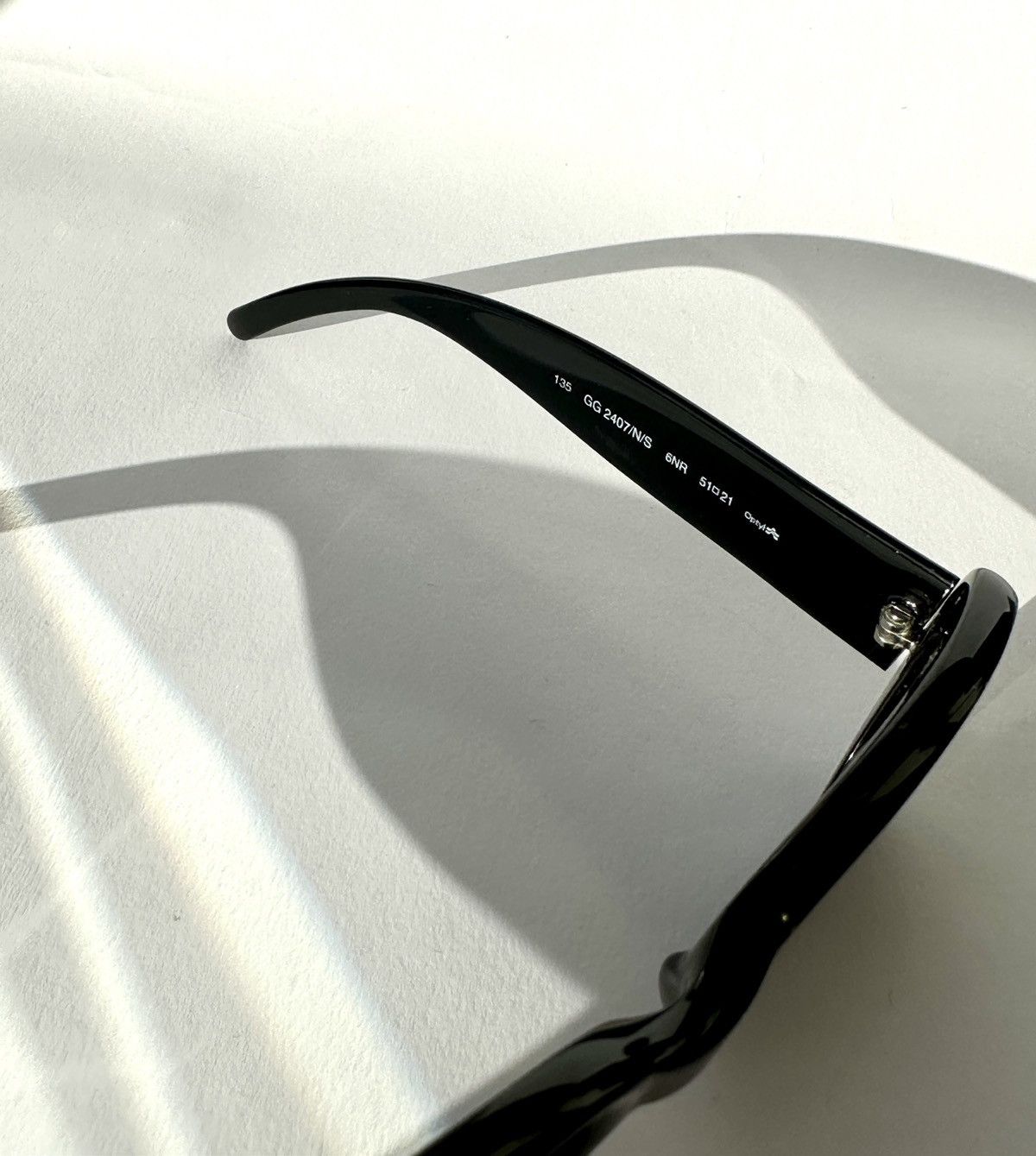 Gucci Gucci vintage sunglasses 2407 Size ONE SIZE - 4 Thumbnail