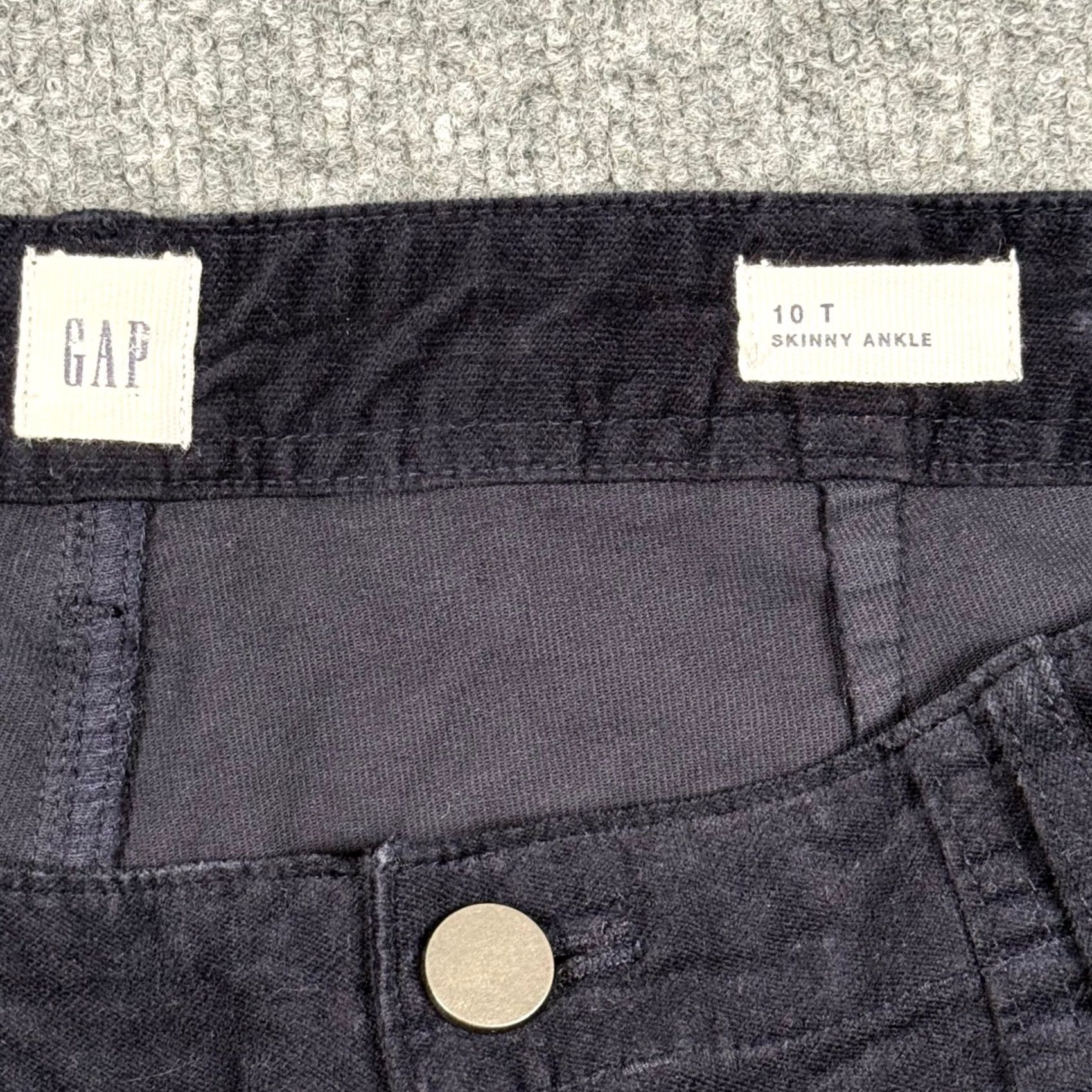 Gap GAP Navy Blue Skinny Ankle Corduroy Velvet Velour Pants 34x31 Tall 10T Women Shirt? Size 32" / US 10 / IT 46 - 6 Thumbnail
